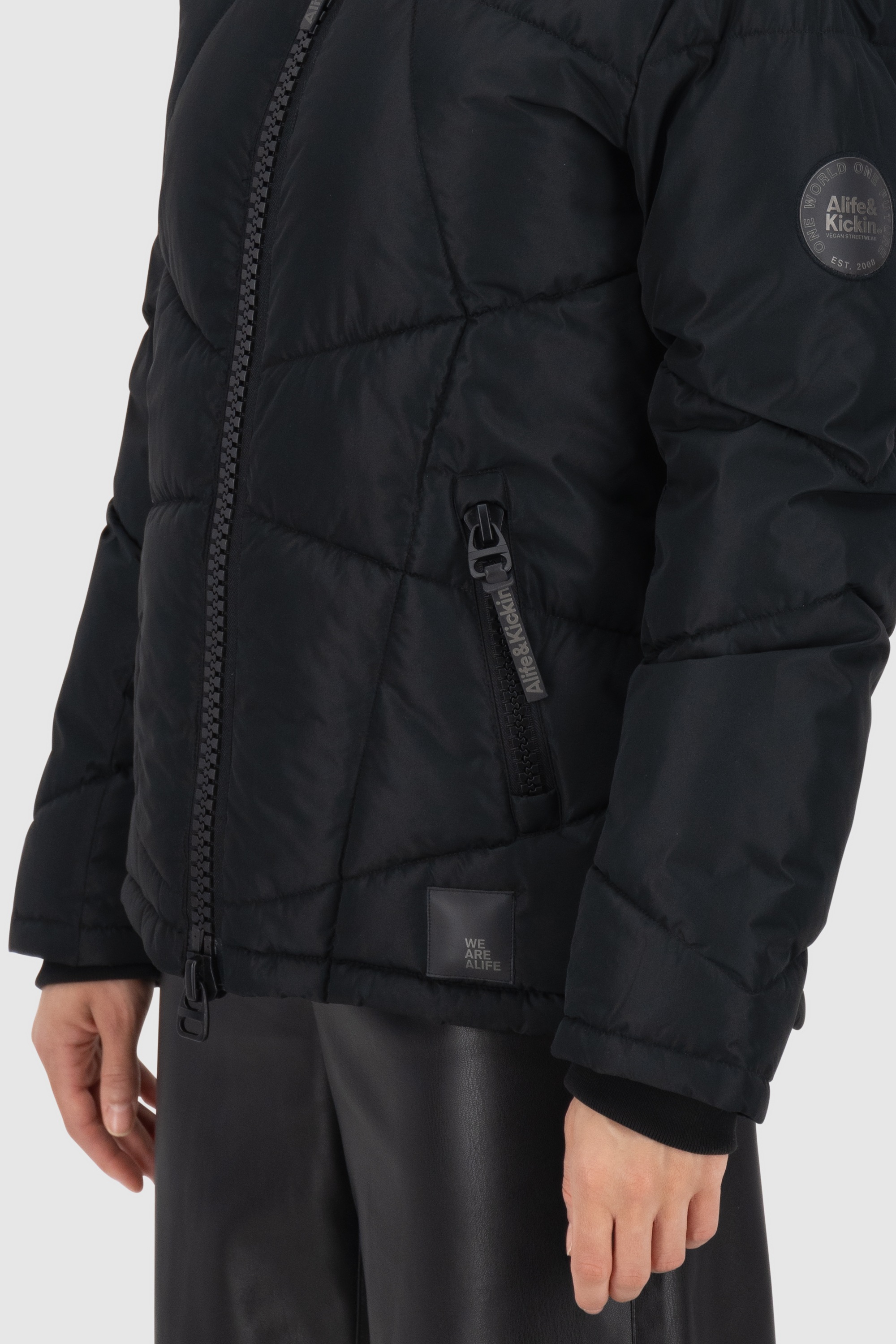 Alife & Kickin Winterjacke »Damen KasandraAK A«, Kurze warme Jacke mit gefütterter Kapuze, in schmaler Passform