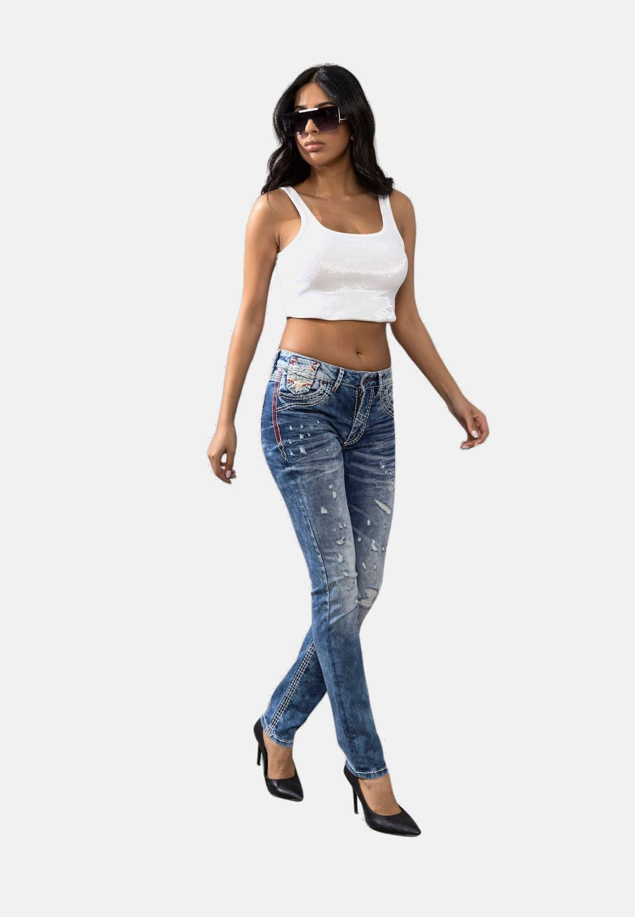 Cipo & Baxx Slim-fit-Jeans »Jeans«, mit angesagten Used-Elementen, WD442