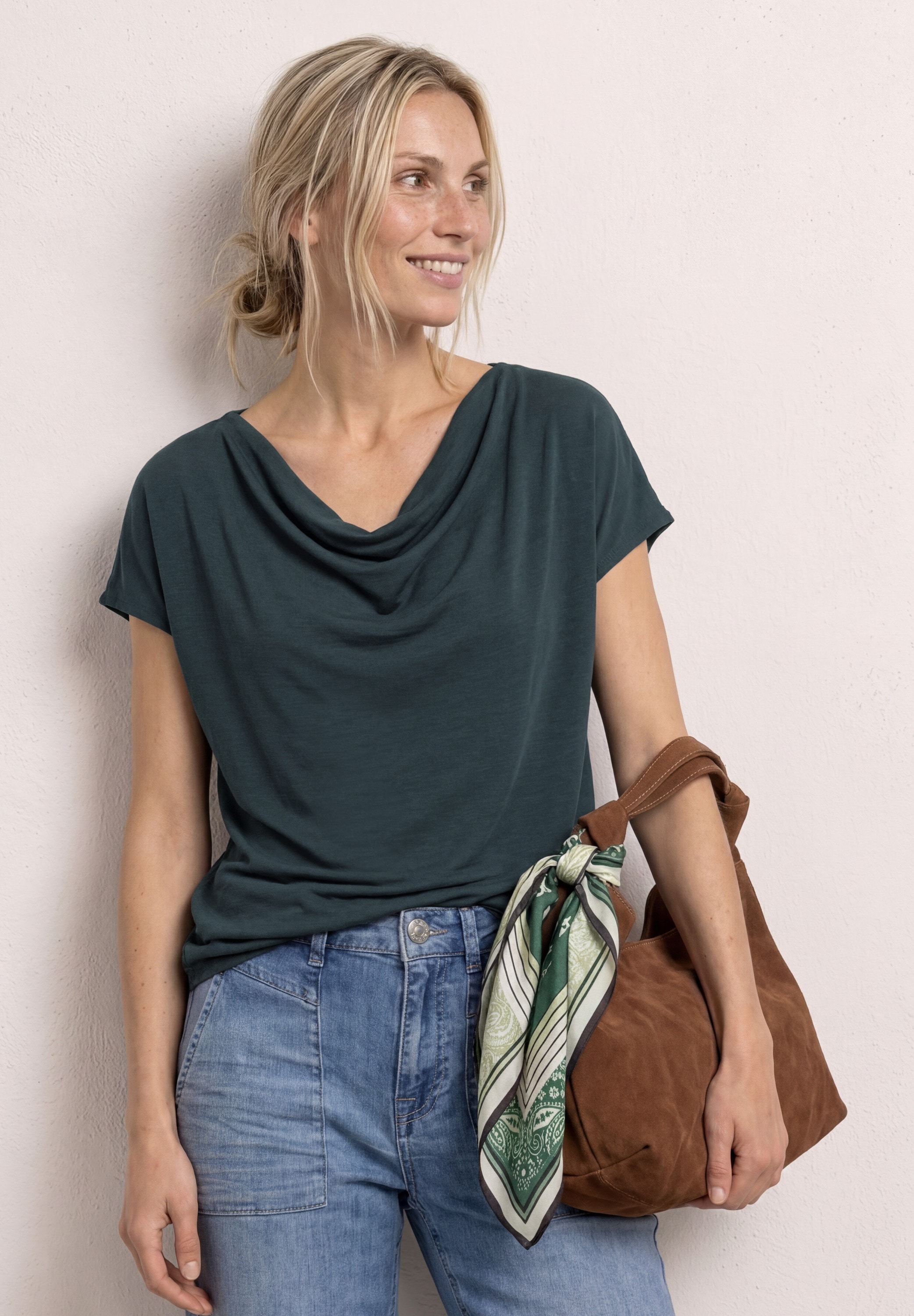 STREET ONE Kurzarmshirt Sommershirt mit Wasserfall-Front und im Silk-Look