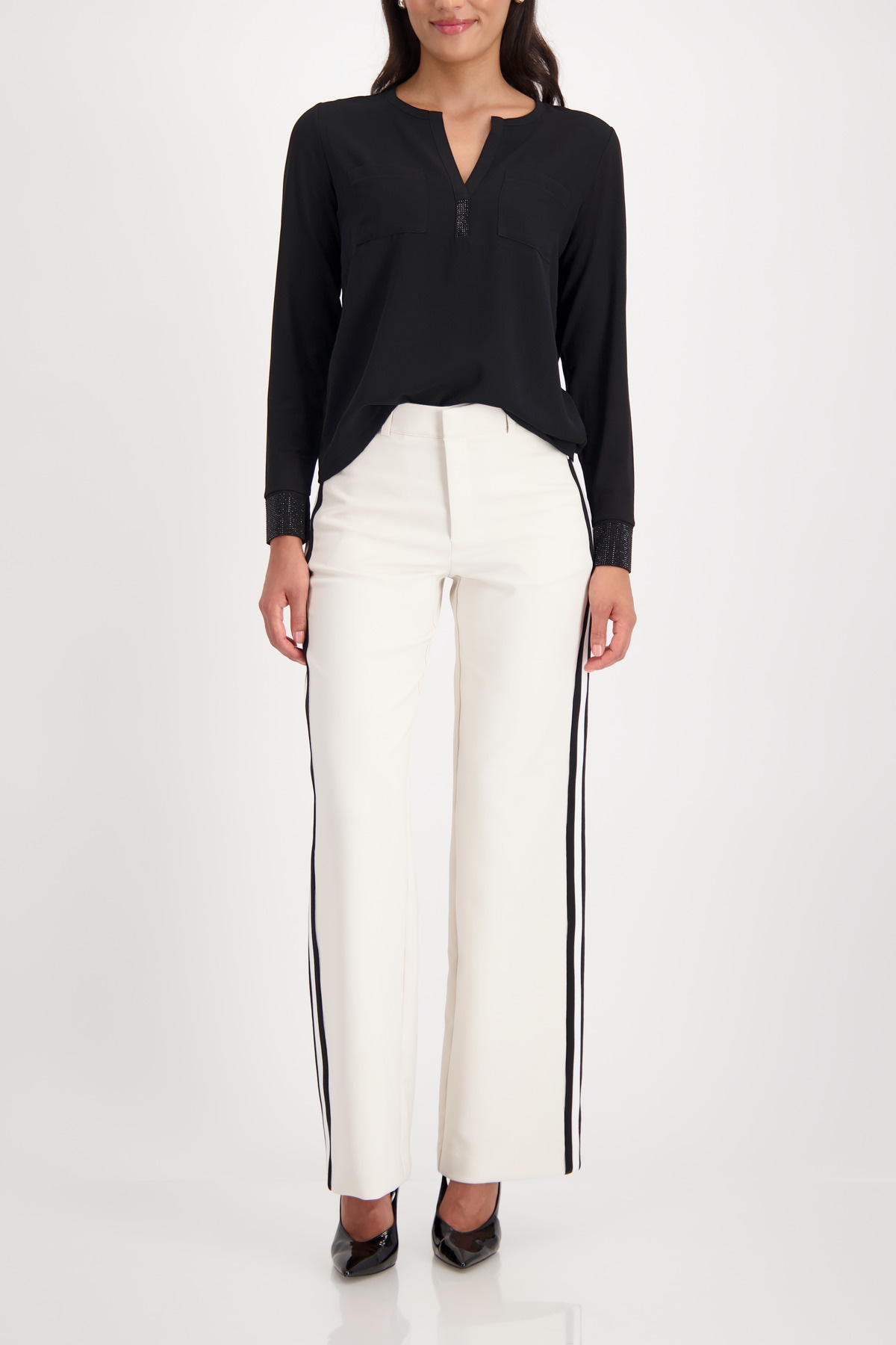 Monari Langarmbluse »Schluse Schmuckdetail« Regular fit mit Rundhalsausschnitt mit Schlitz