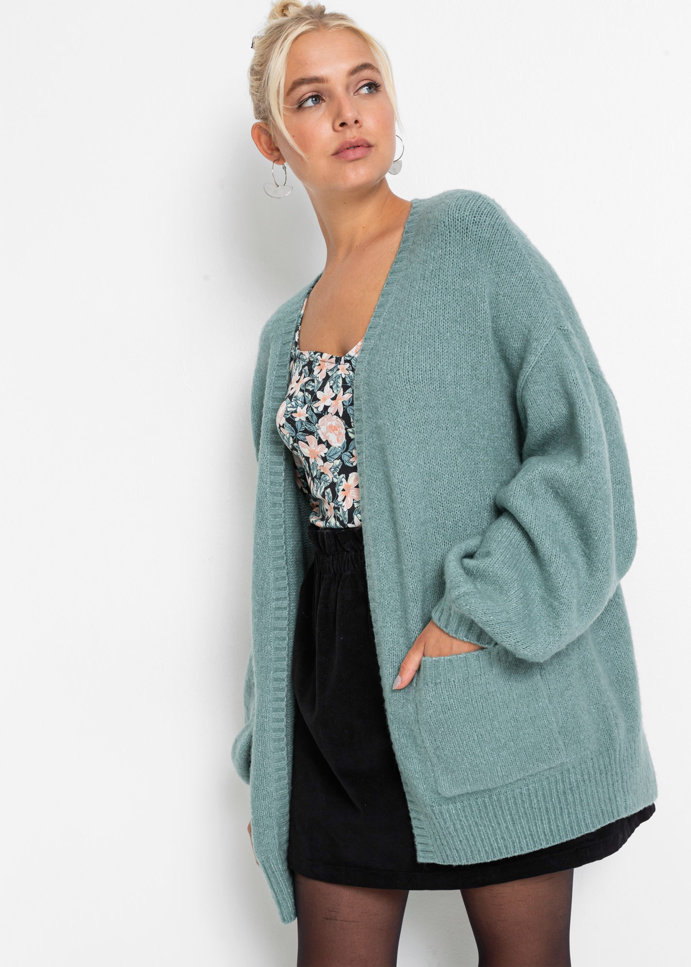 bonprix Strickjacke "Oversize-Strickjacke" Oversize-Passform, mit aufgesetz günstig online kaufen
