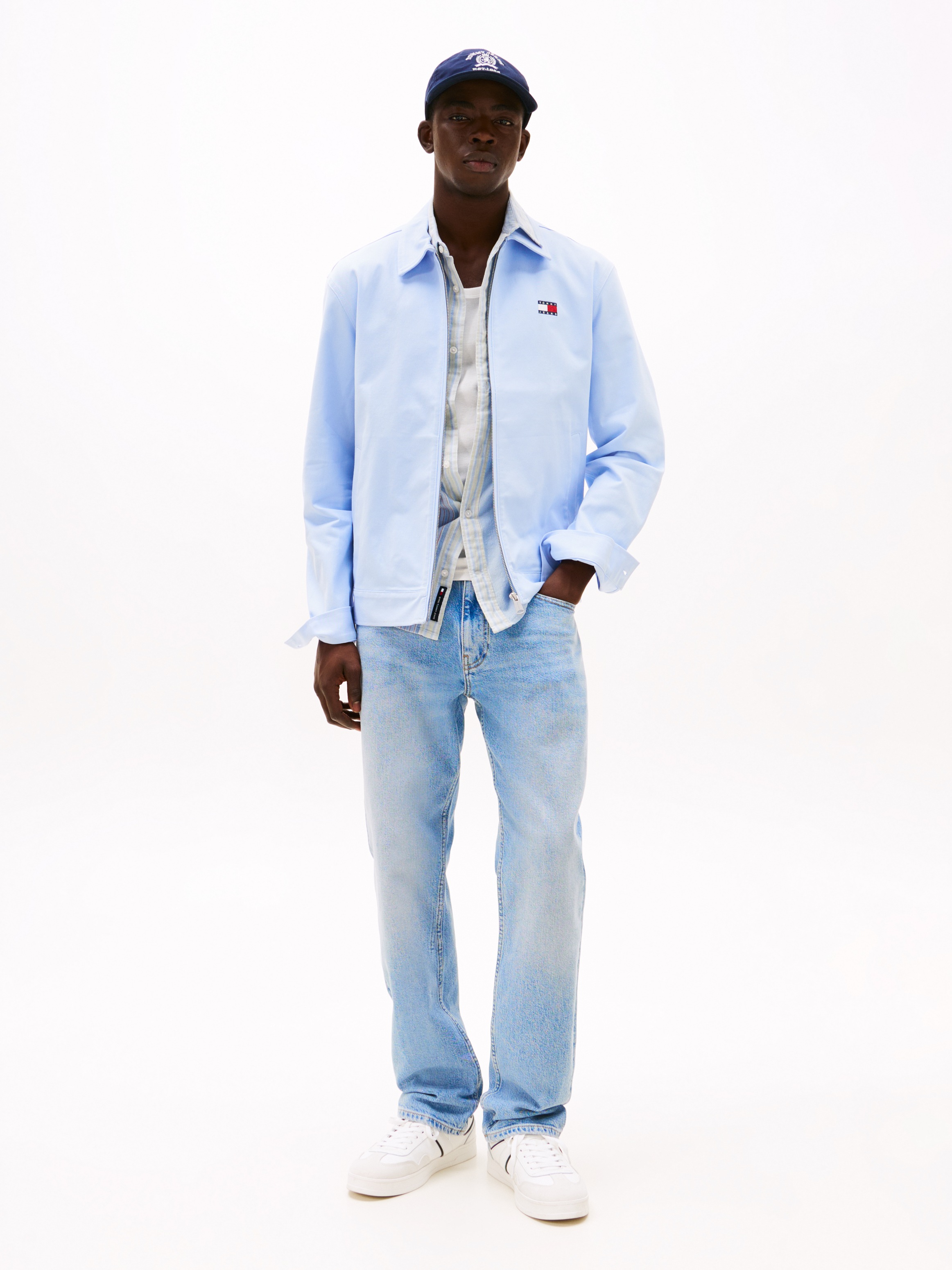 Tommy Jeans Regular-fit-Jeans »RYAN RGLR STRGHT«, mit Logoprägung
