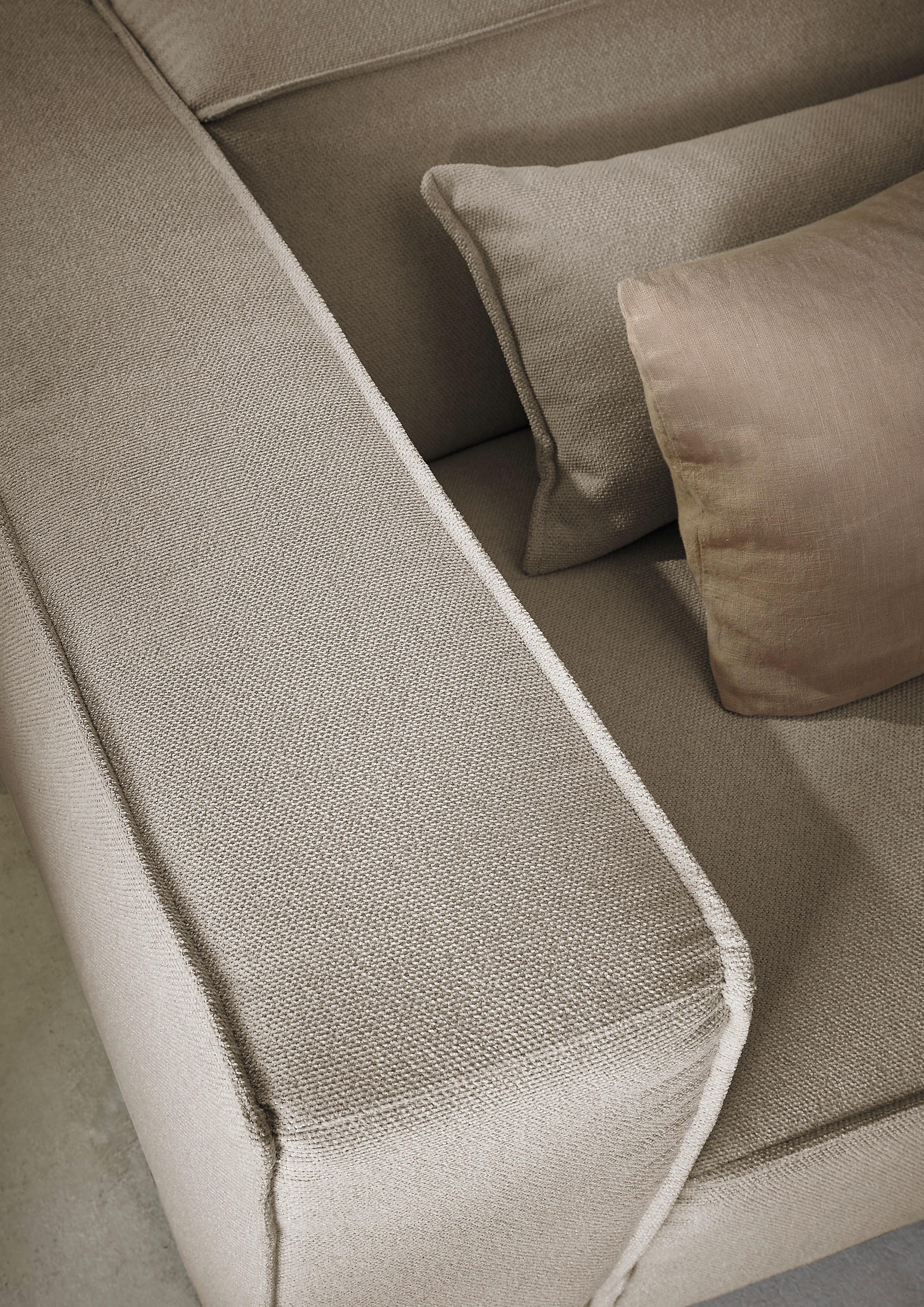 LeGer Home by Lena Gercke Ecksofa »PIARA mit Kedernaht in Cord oder Leinenoptik, moderne Couch in L-Form«, wahlweise Ottomane rechts/links, schwarze Füße, bequemer Sitzkomfort