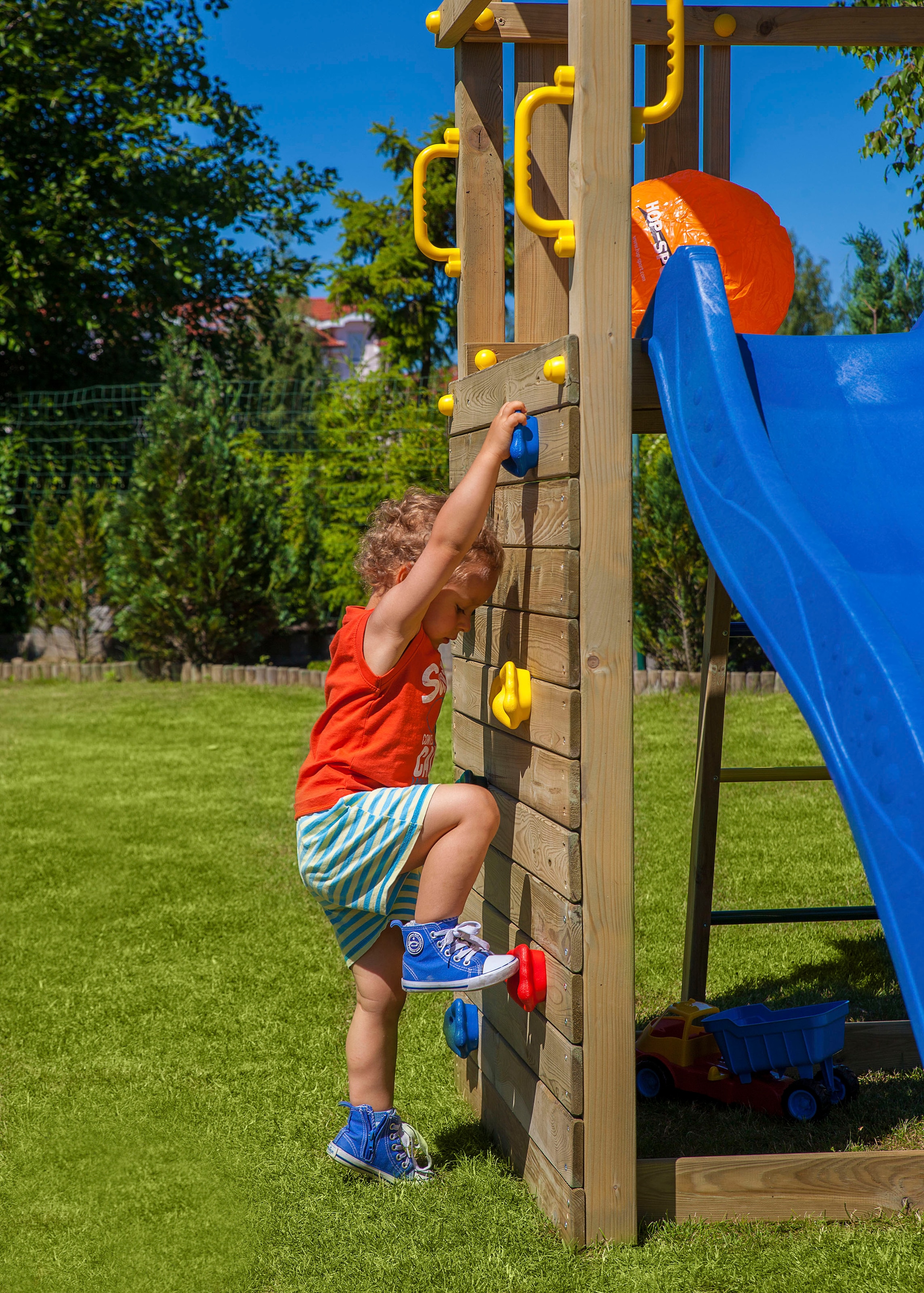 FUNGOO Spielturm »CAROL 2«, mit Schaukel & Rutsche, Kletterwand