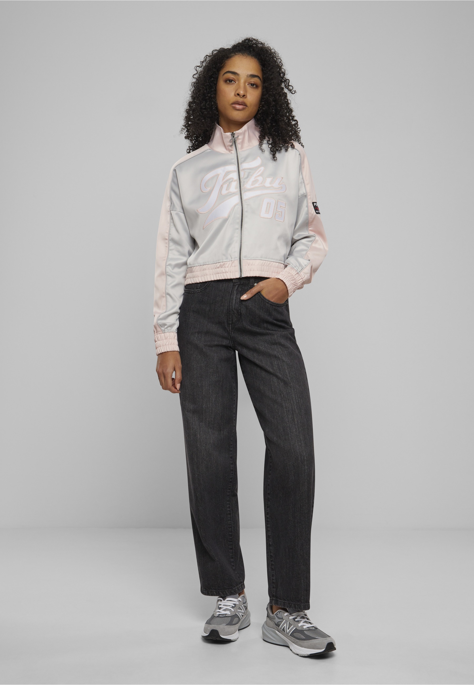 Fubu Allwetterjacke »Fubu Damen FW221-012-1 Fubu Satin Track Transition Jacket« 1 Stk. tlg. ohne Kapuze