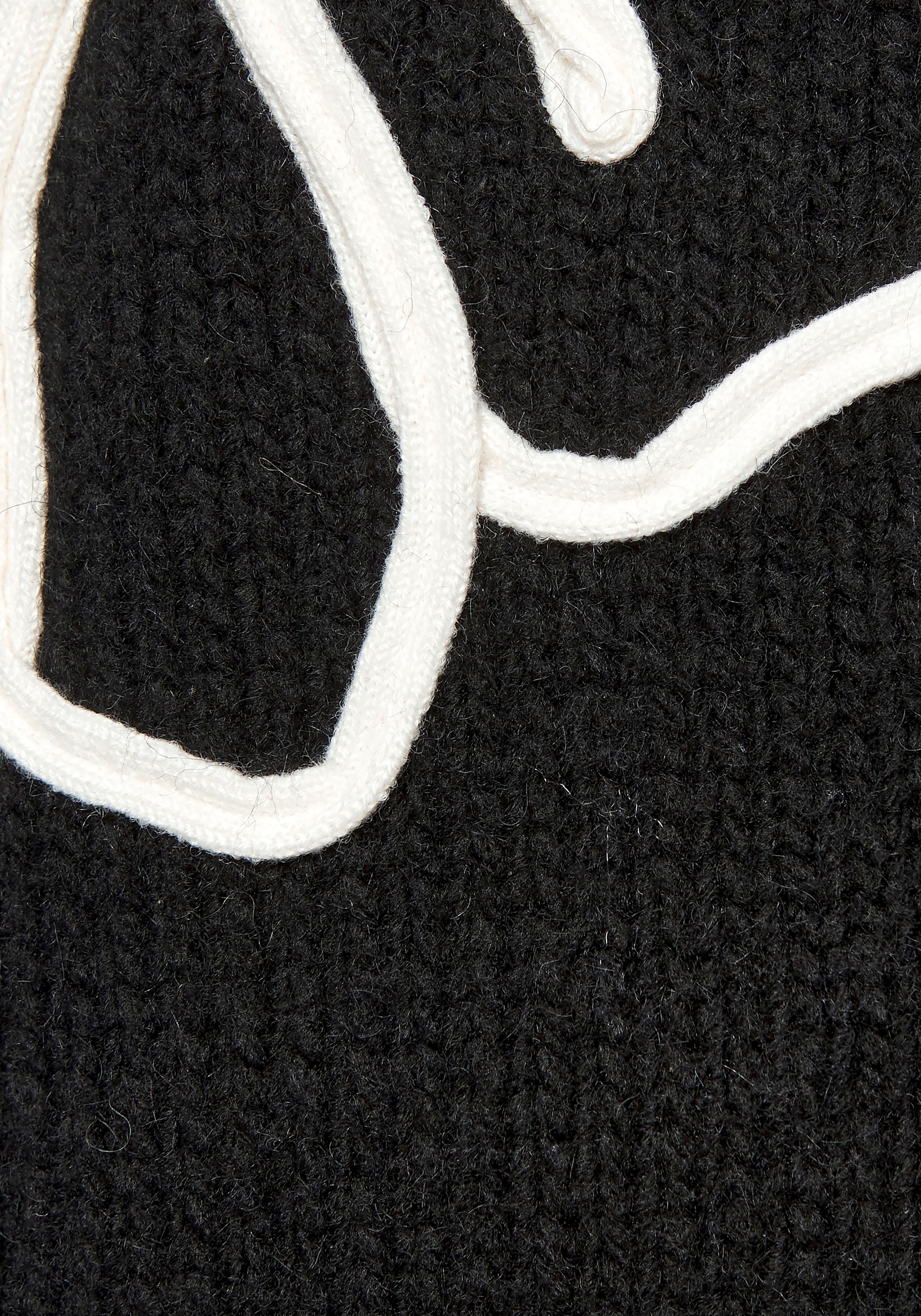 LASCANA Strickpullover, mit Blumen-Applikation, Winterpullover, modisch