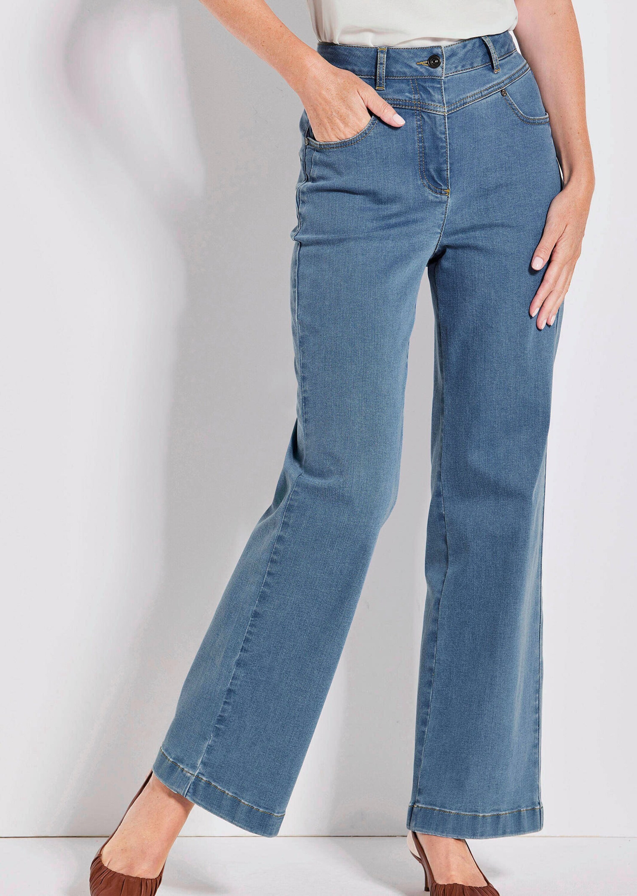 Thumbnail - GOLDNER Stretch-Jeans "Kurzgröße Weite Jeans VERA in Blau, Kontrastnähte"