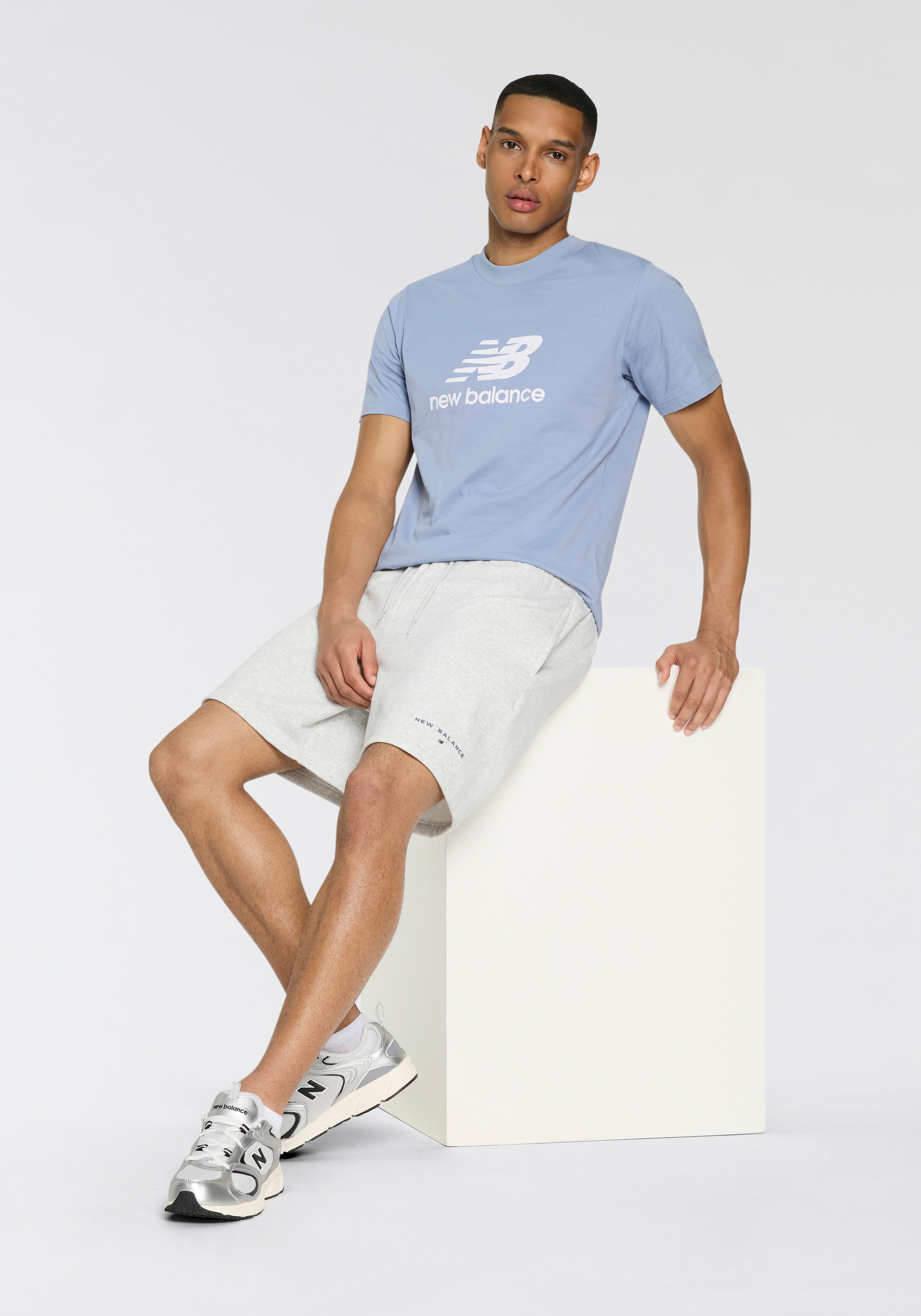 New Balance Sweatshorts »Reimagined Fleece Graphic Short 7"«