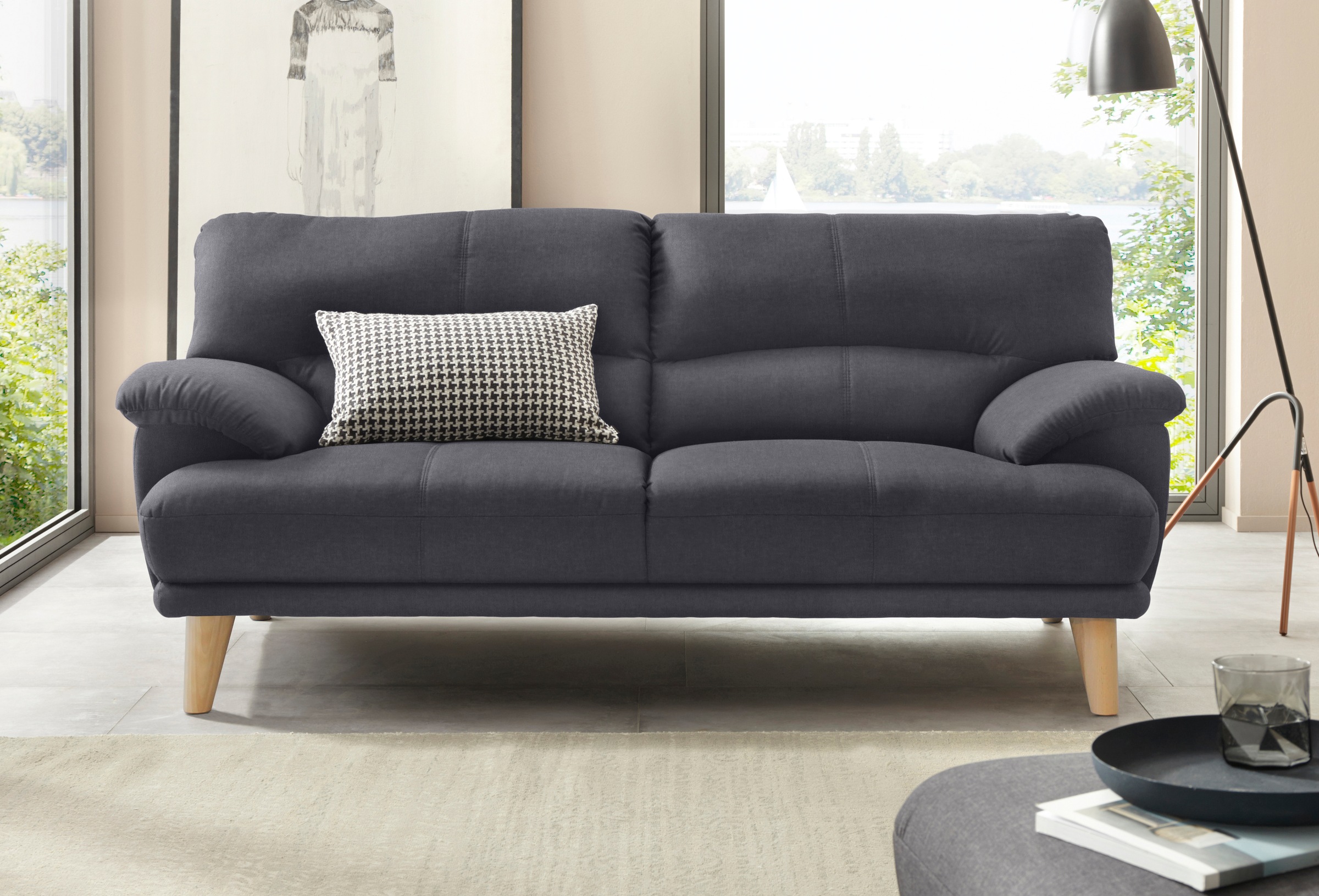 TRENDMANUFAKTUR 3-Sitzer »Cecilia, Sofa in italienischem Design«, mit tollem Sitzkomfort, extrabequeme Armlehnen, Holzfüße