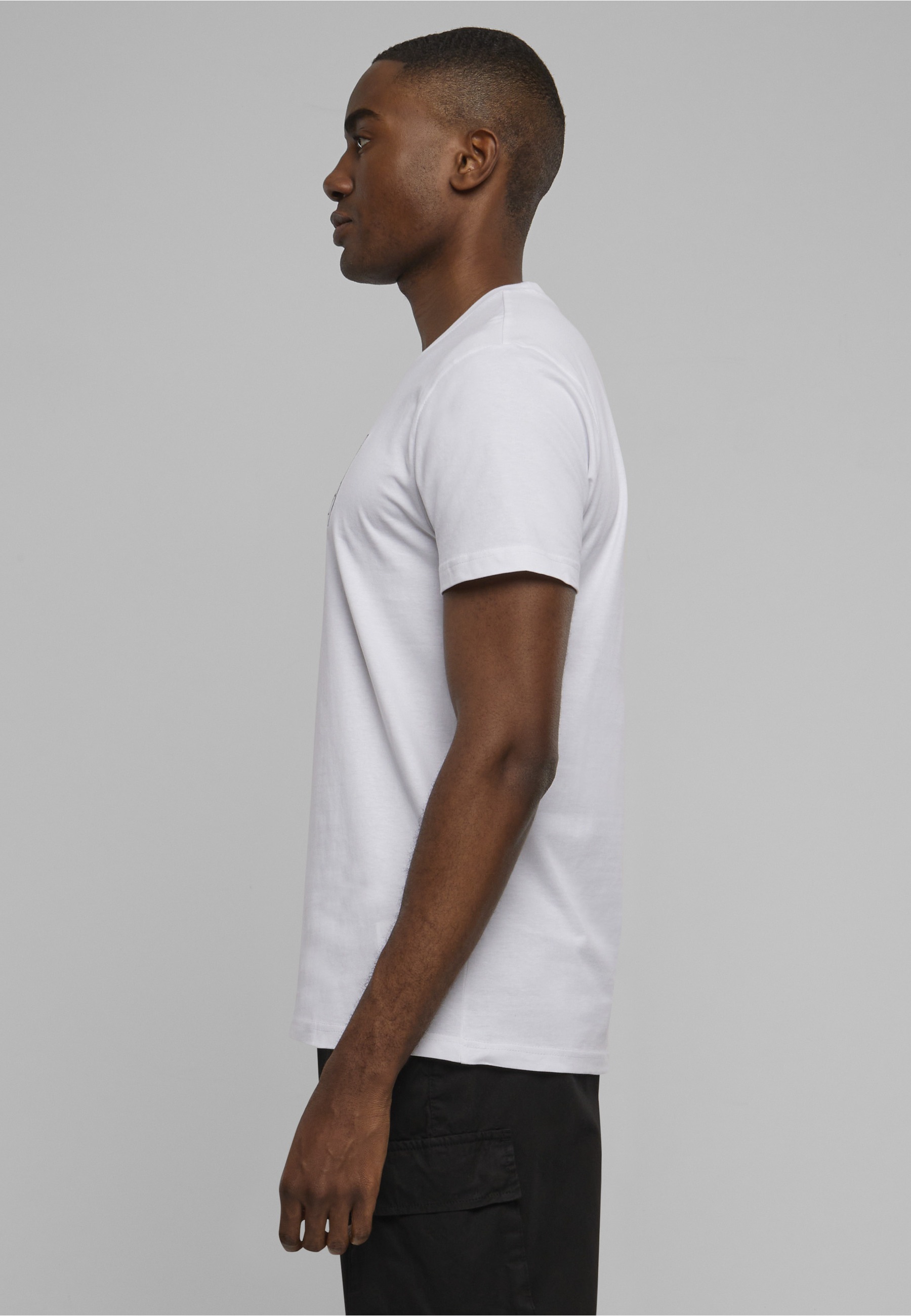 MisterTee T-Shirt »MisterTee Herren Peace Sign Tee EMB« 1 Stk.