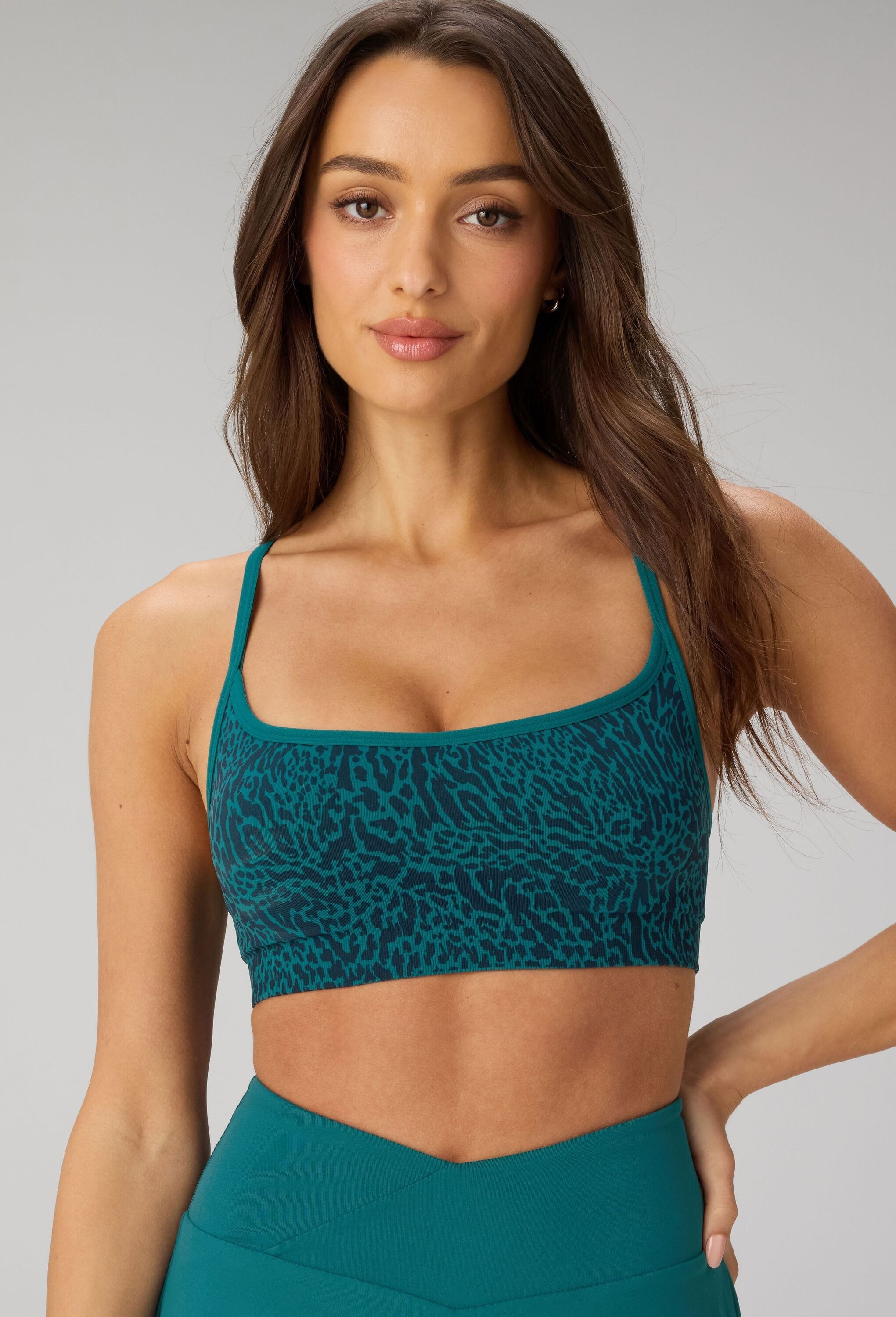 Fabletics Sport-BH »Fabletics BH SLEEK SEAMLESS STRAPPY LOW IMPACT BRA« mit U-Ausschnitt