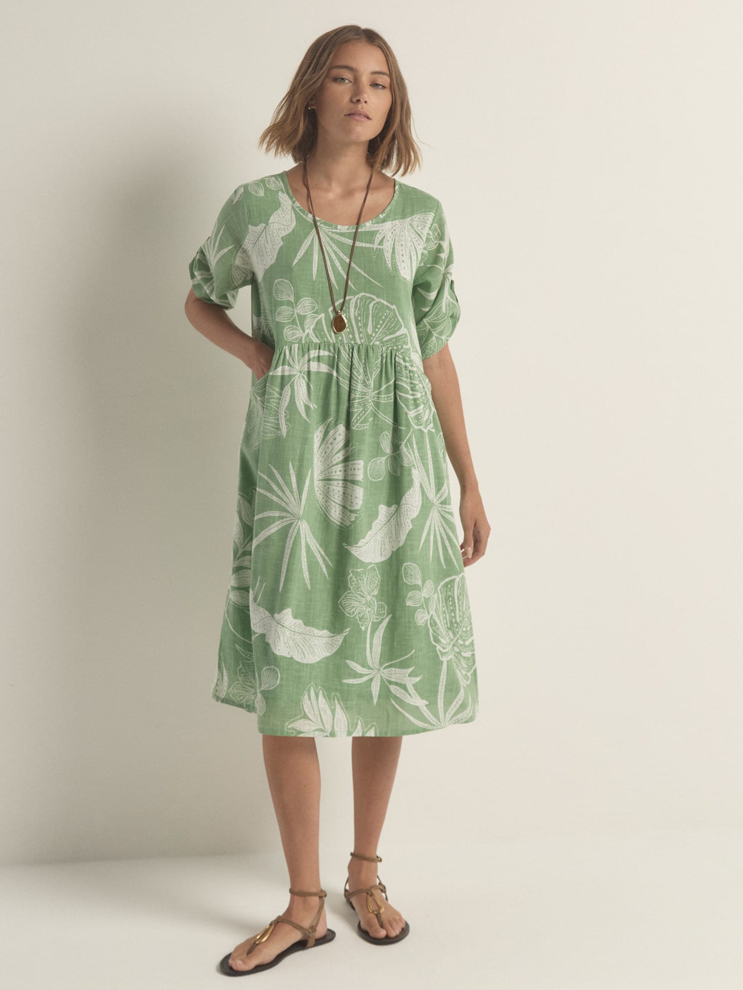 Apricot Midikleid "Apricot Kokonkleid mit Palmenmuster"