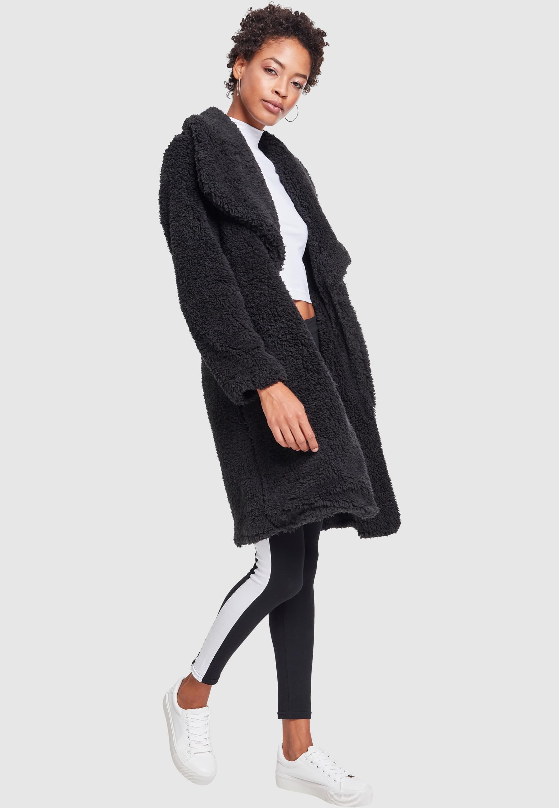 URBAN CLASSICS Parka »Urban Classics Damen Ladies Soft Sherpa Coat«, (1 St.), ohne Kapuze