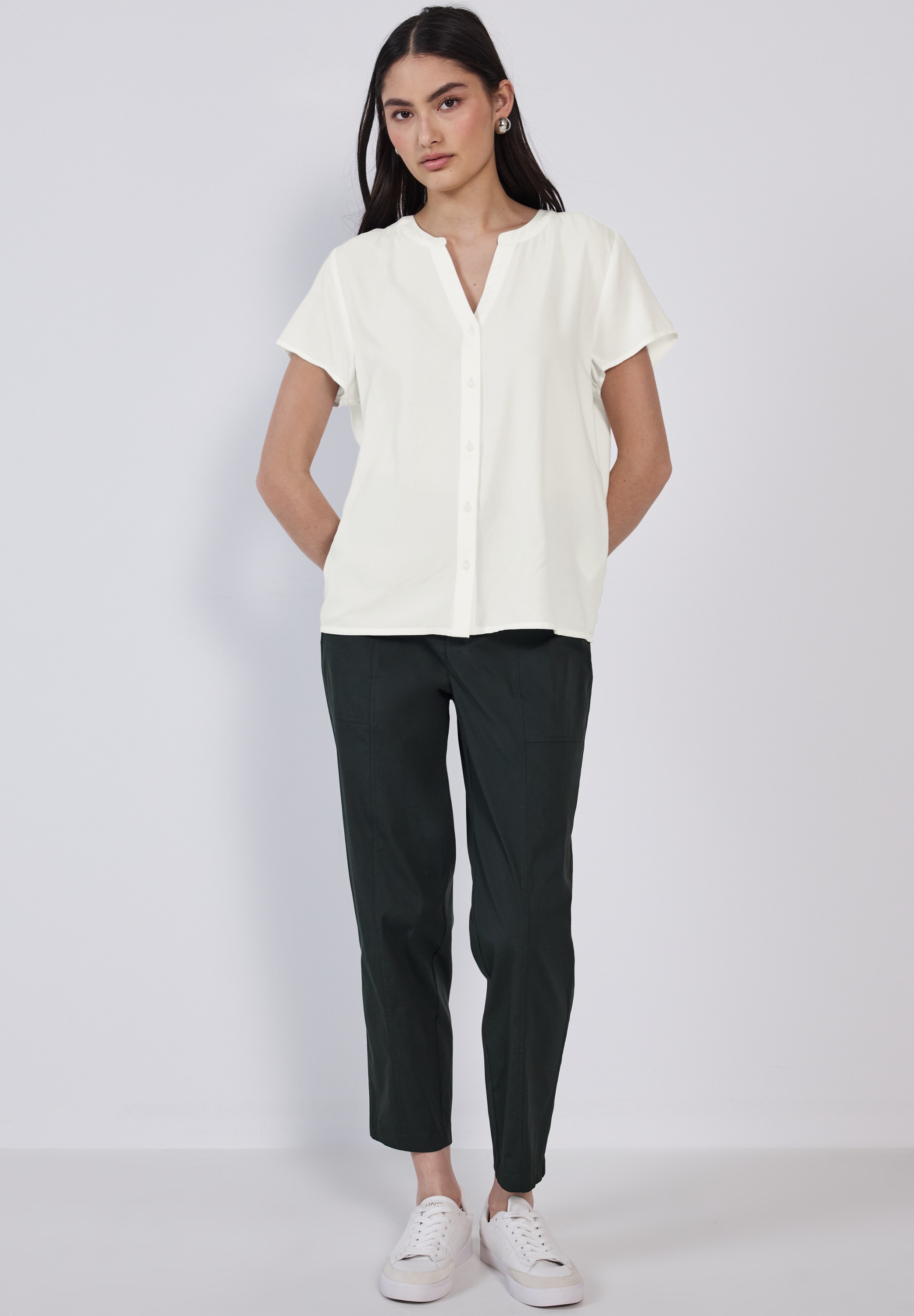 STREET ONE STUDIO Shirtbluse, mit geschlitztem Rundhalsausschnitt