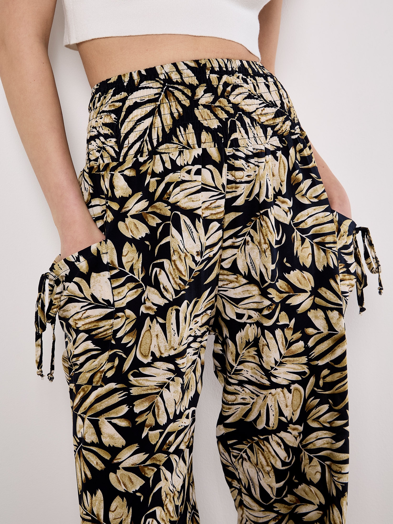 Apricot Jogger Pants »Jogginghose mit tropischem Blattmuster«