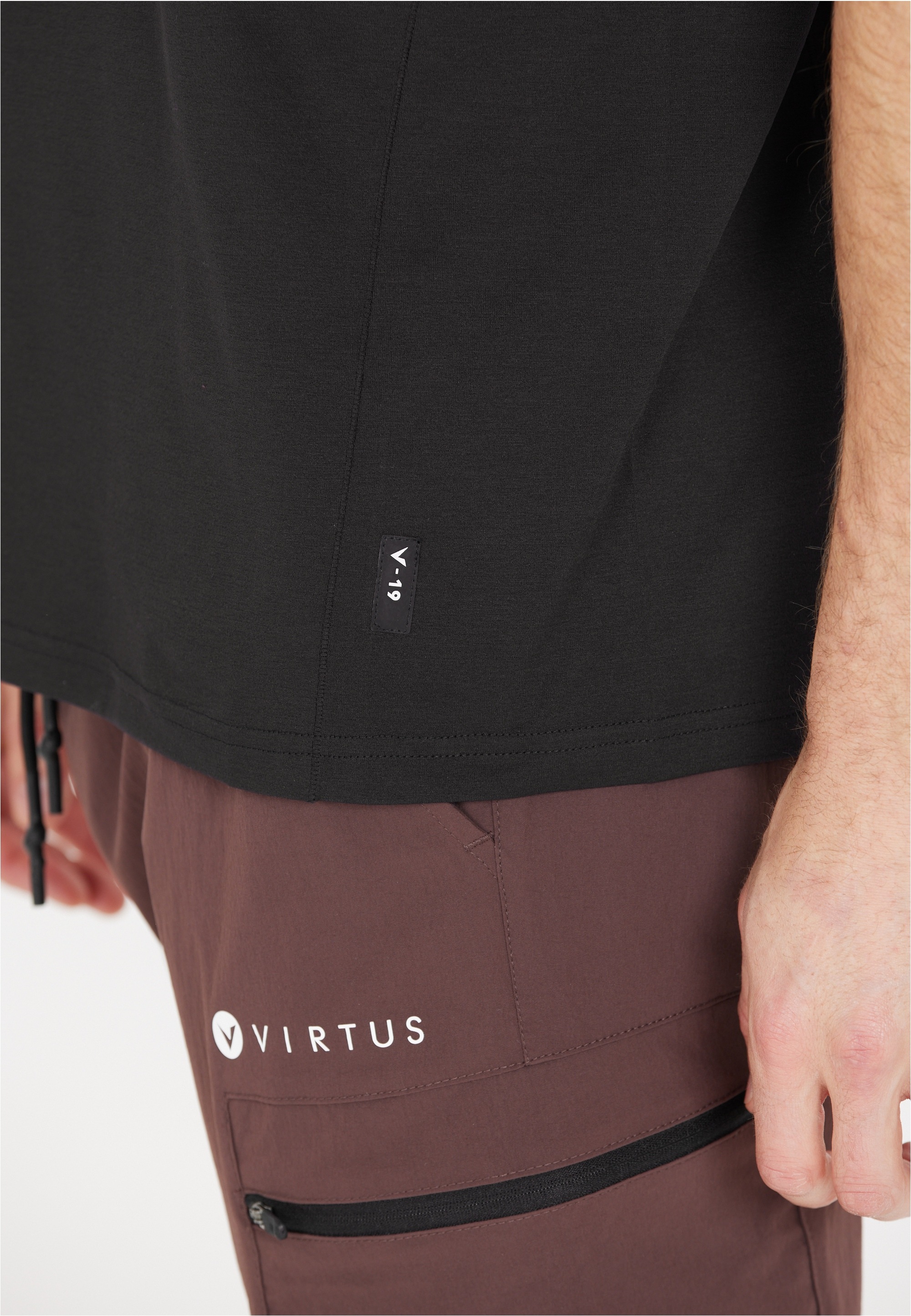 Virtus Funktionsshirt »Kaleb«, mit Stretch und schnelltrocknender Qualität