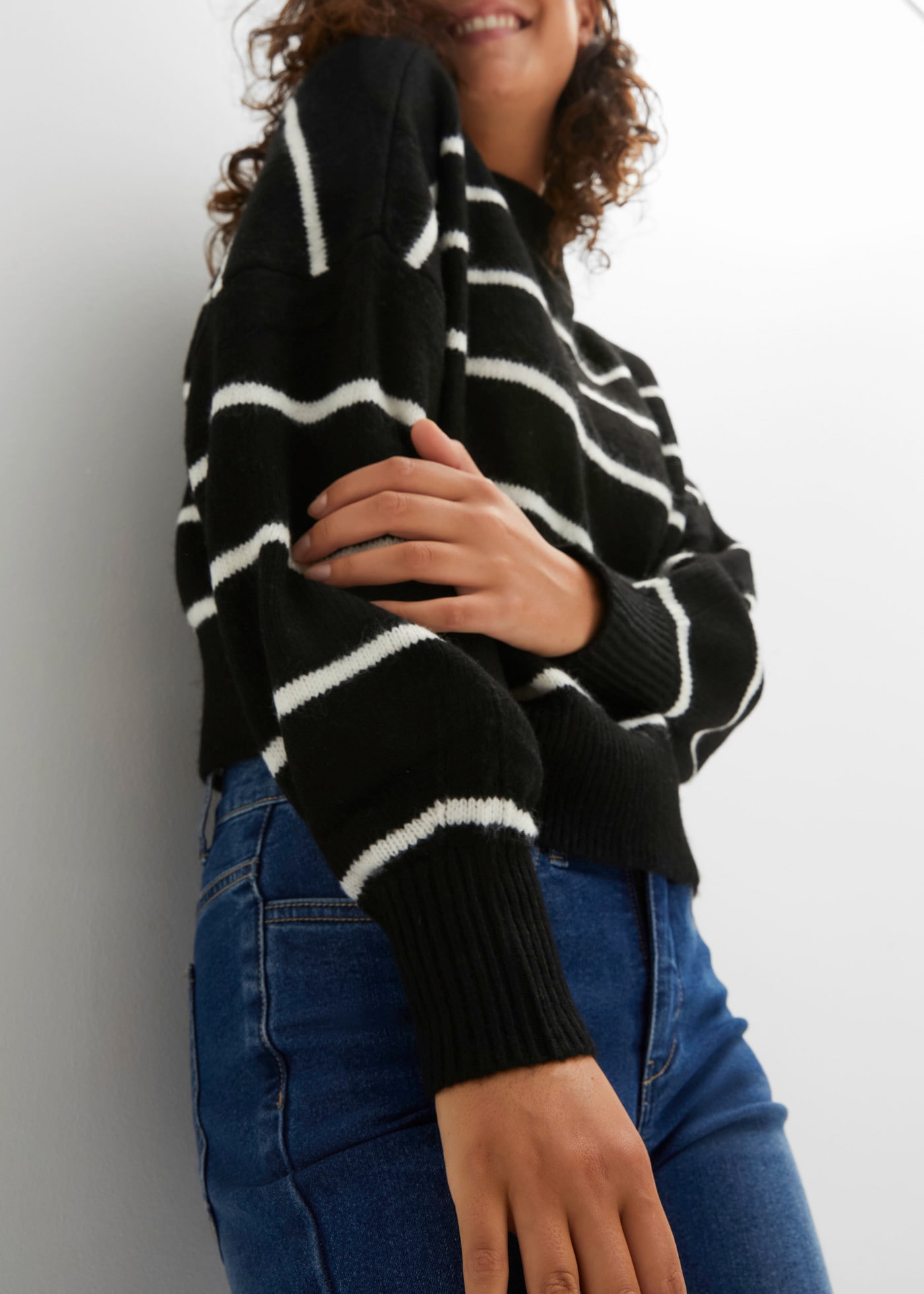 bonprix Strickpullover im Ringel-Look, hüftlang, Oversize-Passform, mit Ballonärmeln