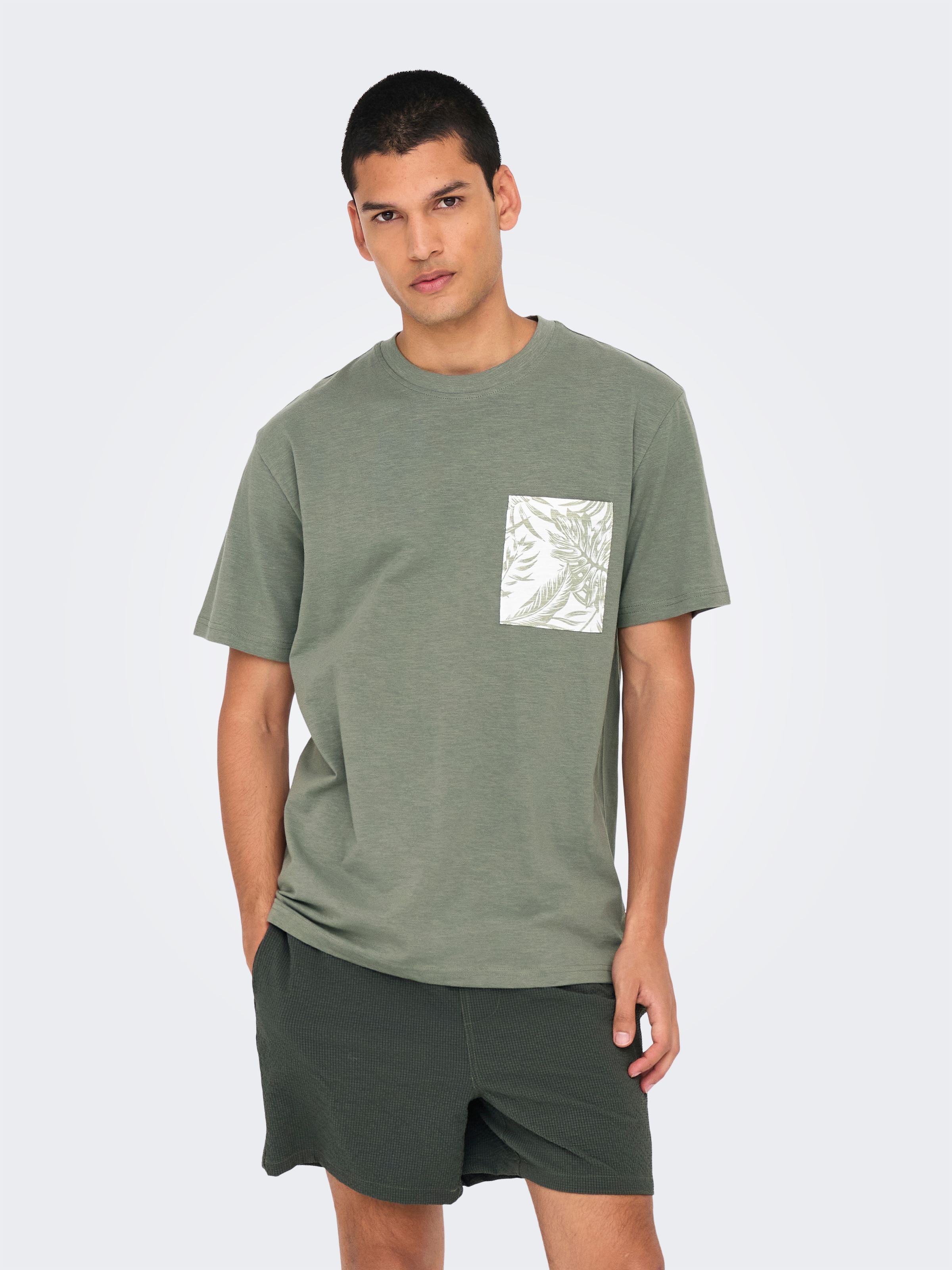 ONLY & SONS Rundhalsshirt »ONSPERRY LIFE REG LEAF POCKETTEE«