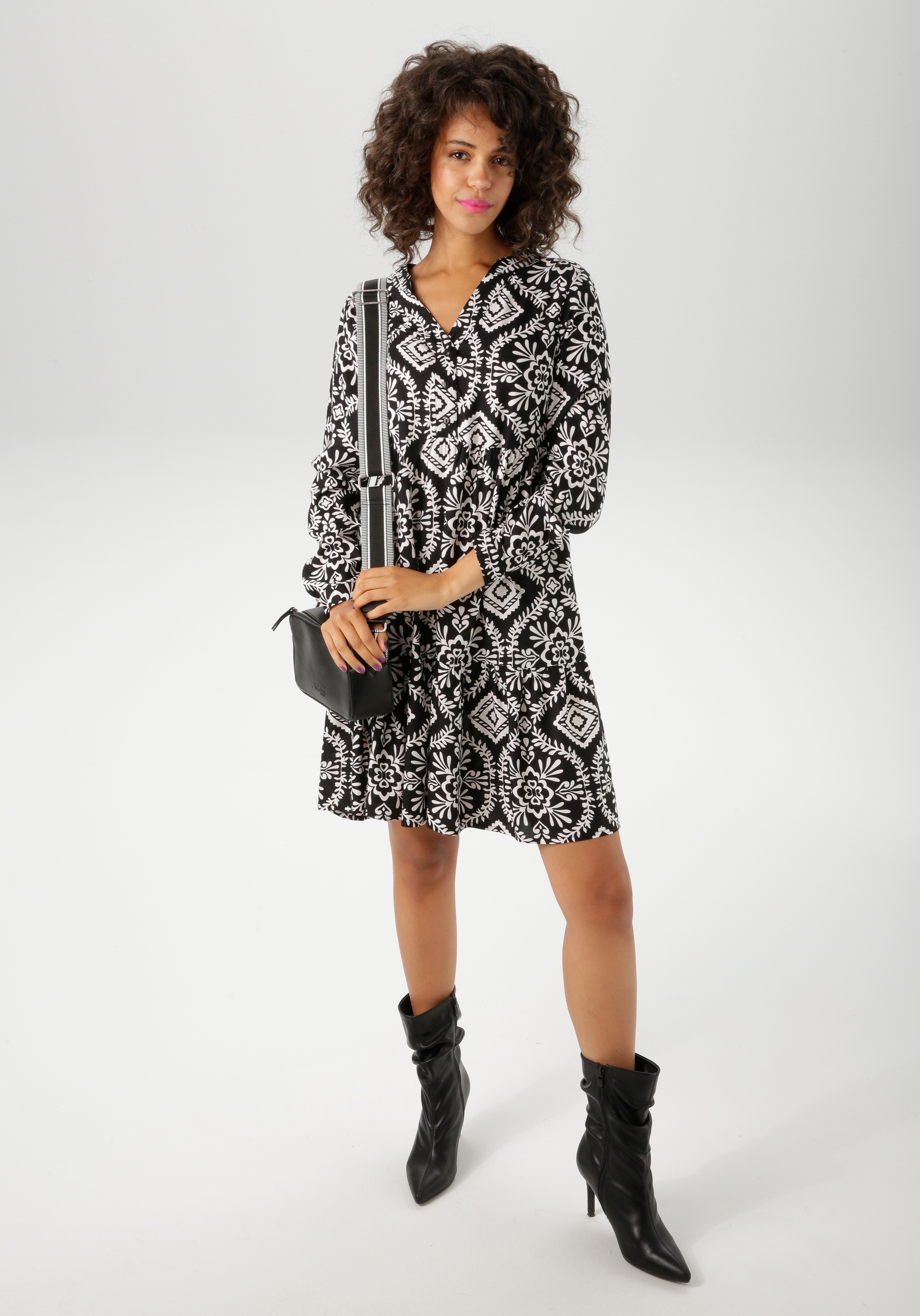 Aniston CASUAL Tunikakleid mit fantasievollem, grafischen Druck günstig online kaufen