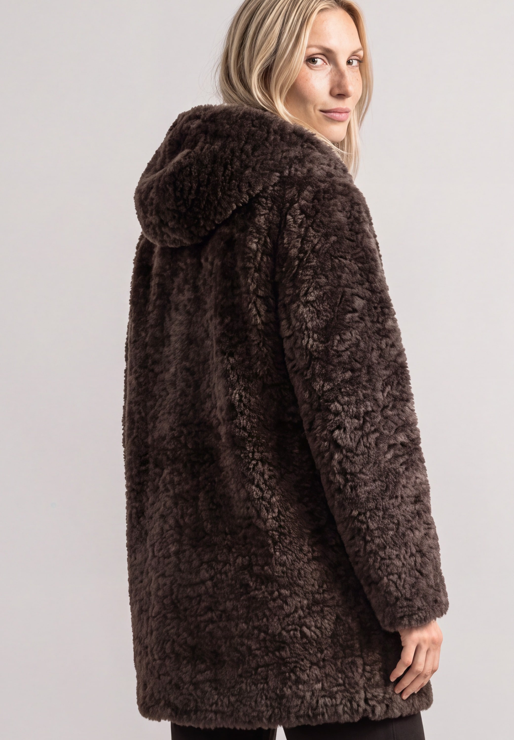 STREET ONE Fleecejacke mit Kapuze Plüschmantel mit Reißverschluss und Kapuze