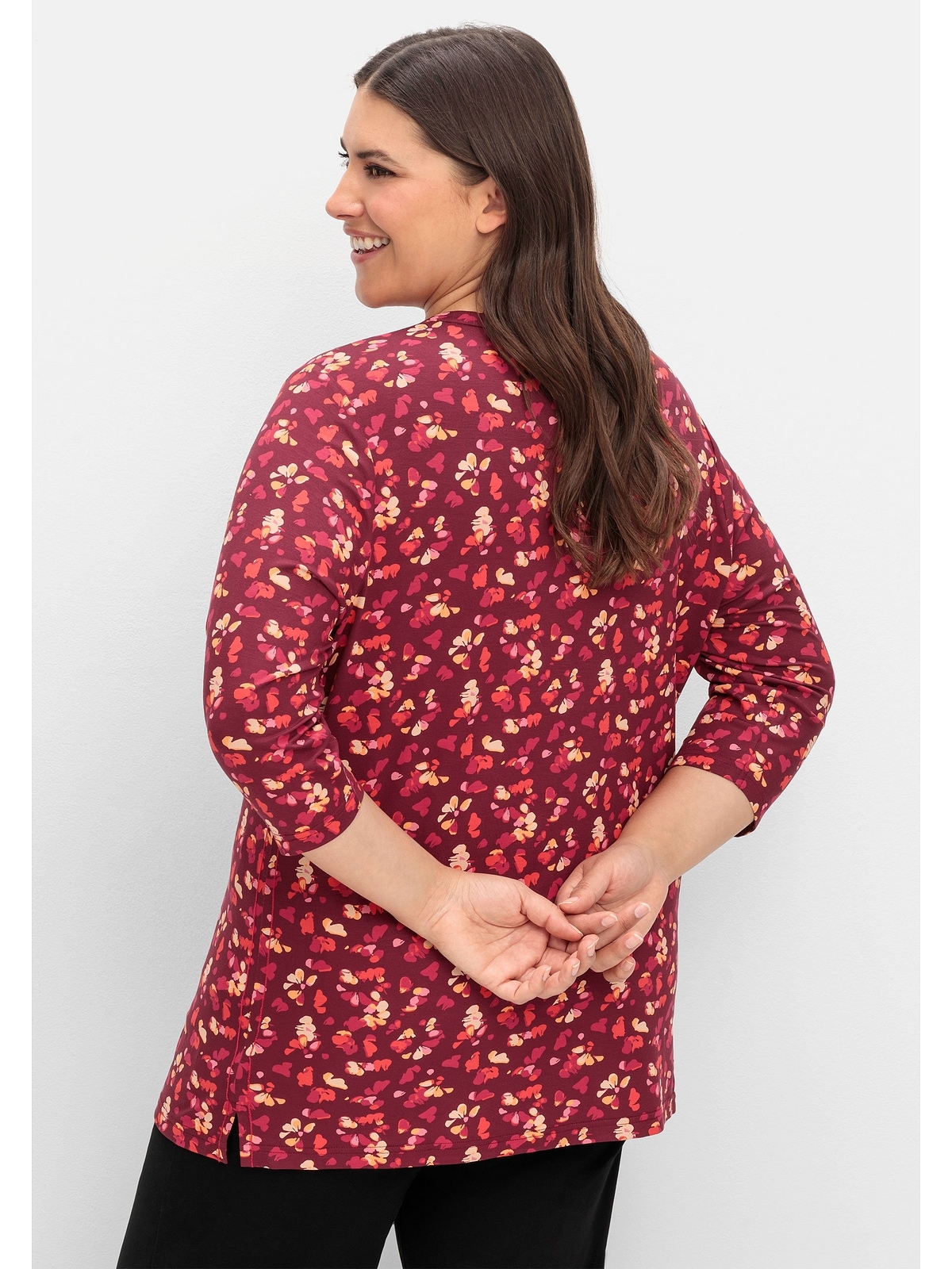 Sheego Rundhalsshirt »Große Größen«, mit Blumendruck, aus Viskosejersey