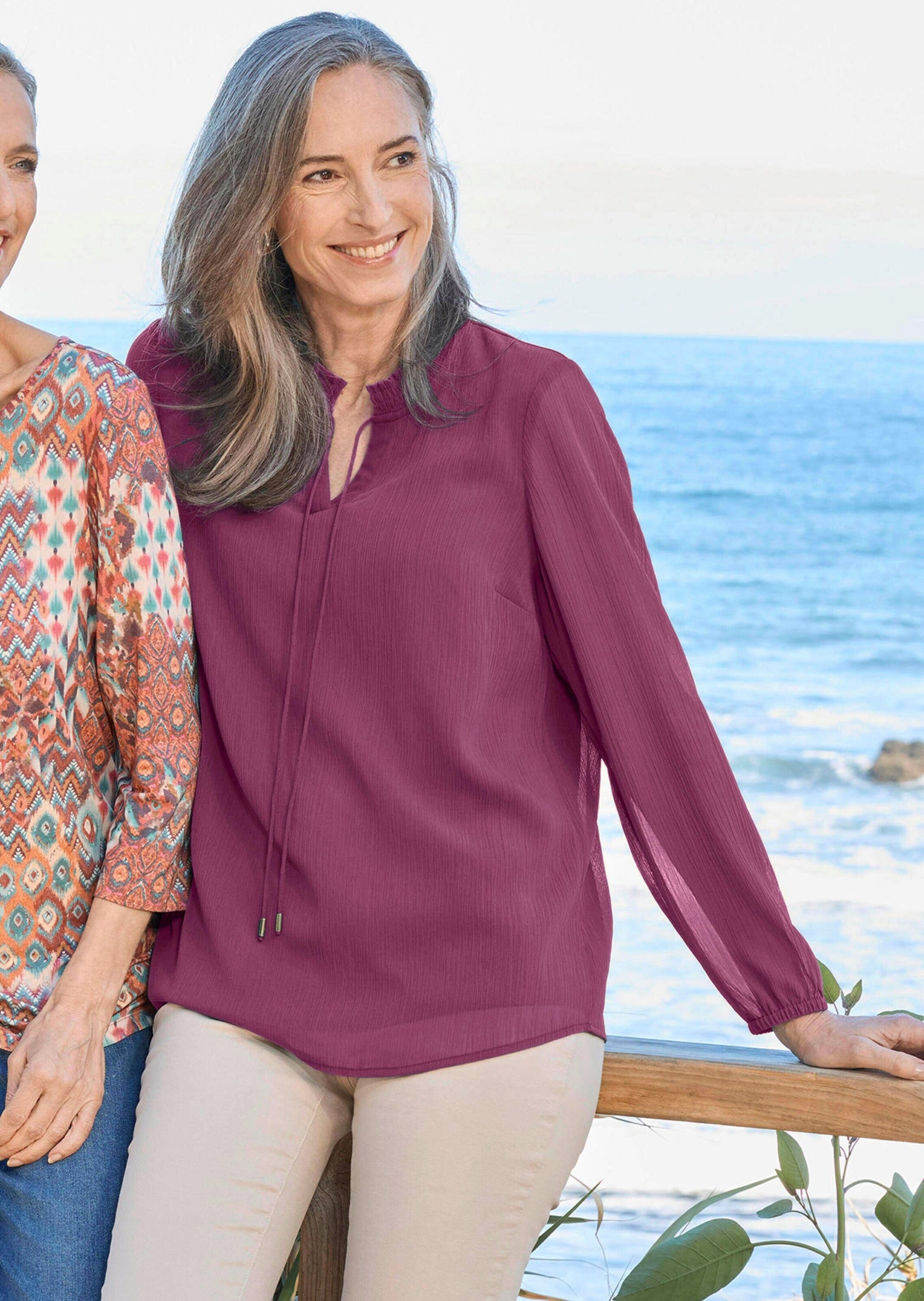 GOLDNER Chiffonbluse »Chiffonbluse mit femininem Ausschnitt«