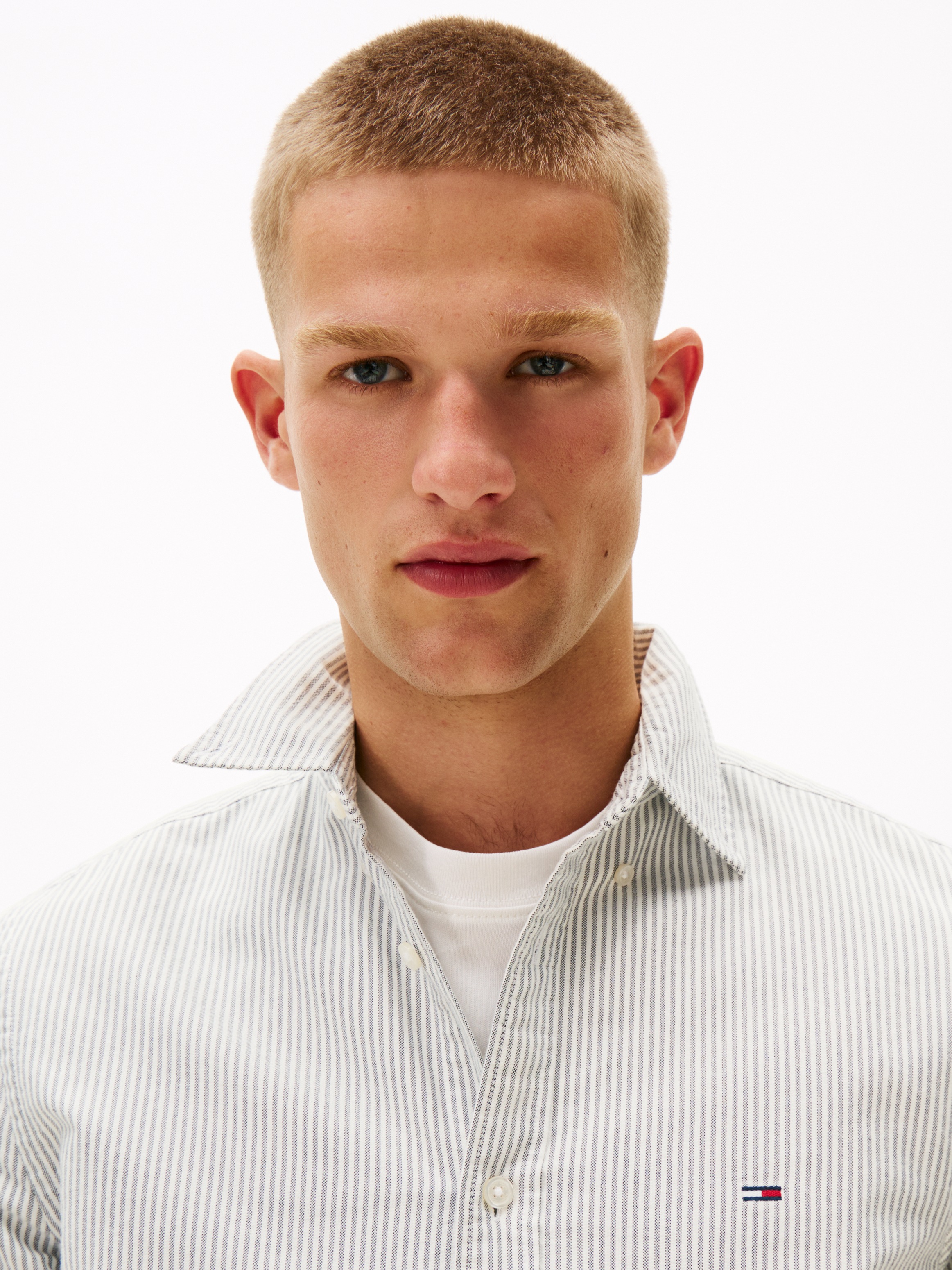 Tommy Jeans Langarmhemd »TJM SLIM STRIPE OXFORD SHIRT EXT«, Mit Button-Down-Kragen