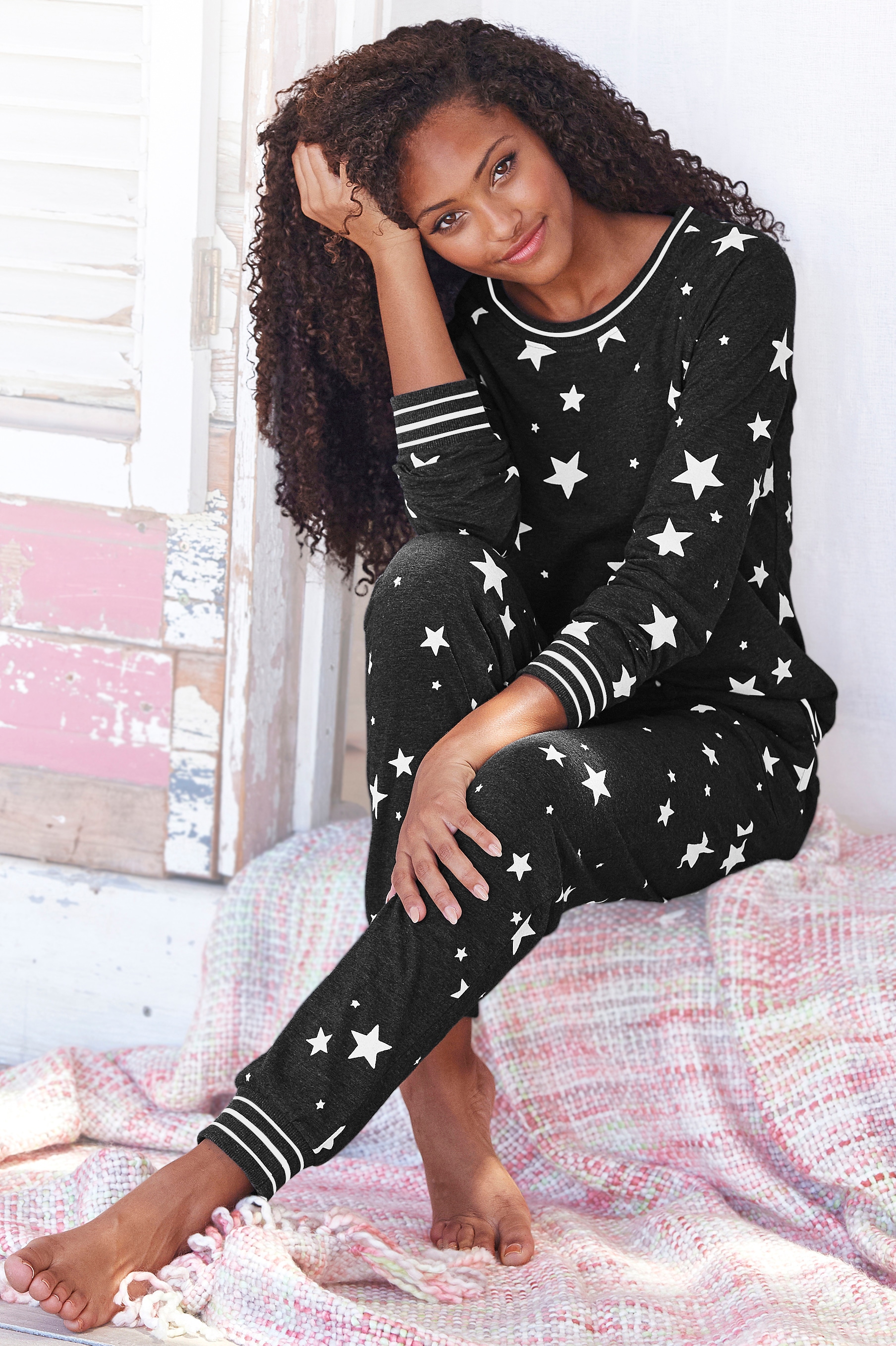 Vivance Dreams by Lascana Pyjama Set, 2 tlg. mit Sternedruck