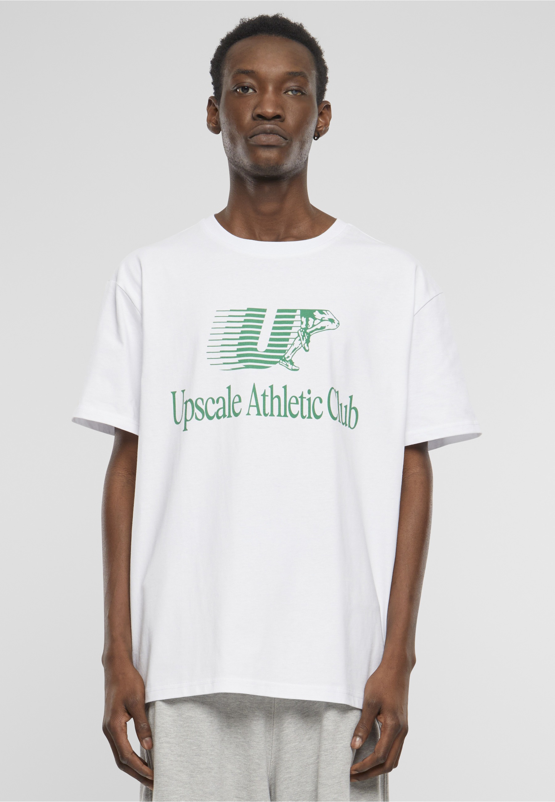 Thumbnail - Upscale by Mister Tee T-Shirt "Upscale by Mister Tee Herren Athletic Club Heavy Oversize Tee" 1 Stk.