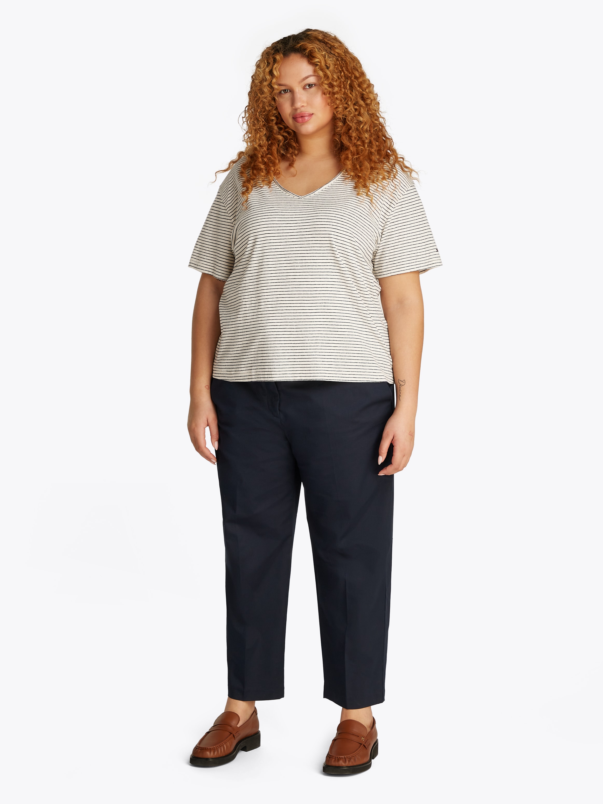Tommy Hilfiger Curve V-Shirt »CRV MODERN CO LINEN V-NK SS«, in Großen Größen