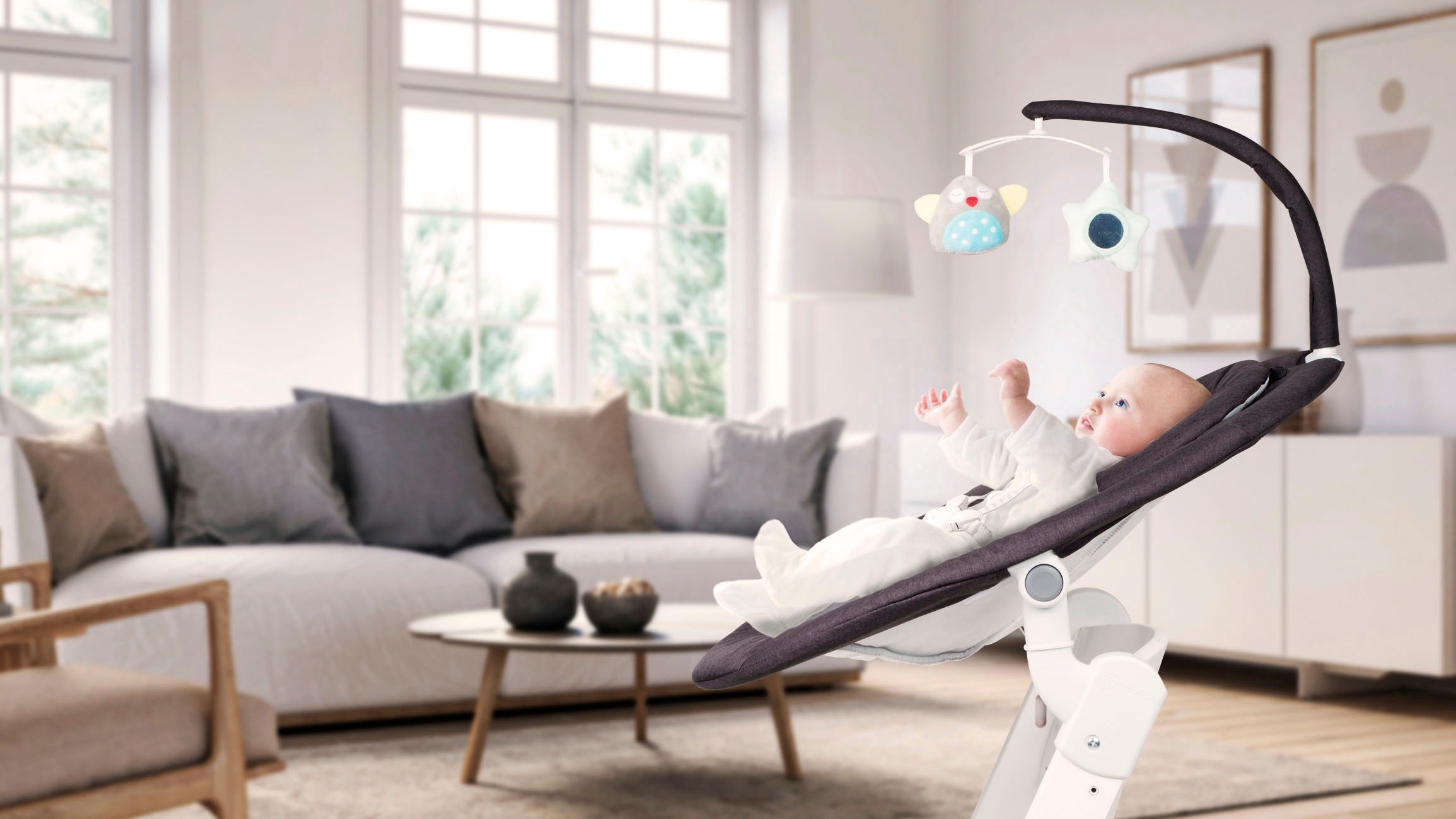 BabyGo Hochstuhl »Family Homey Set, schwarz/hellgrau« () mit elektrischer Babywippe inkl. Spielbogen