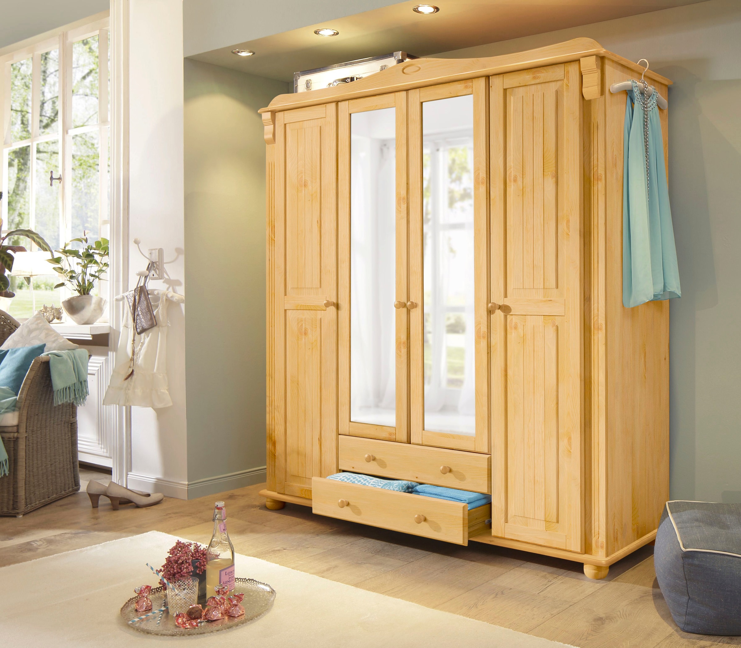 Home affaire Kleiderschrank »Adele«, (4 Breiten: 92/130/169/207 H/T ca. 191/54 cm), aus massiver Kiefer,Spiegel beim 4-und 5-trg.Schrank, Innenausstattung