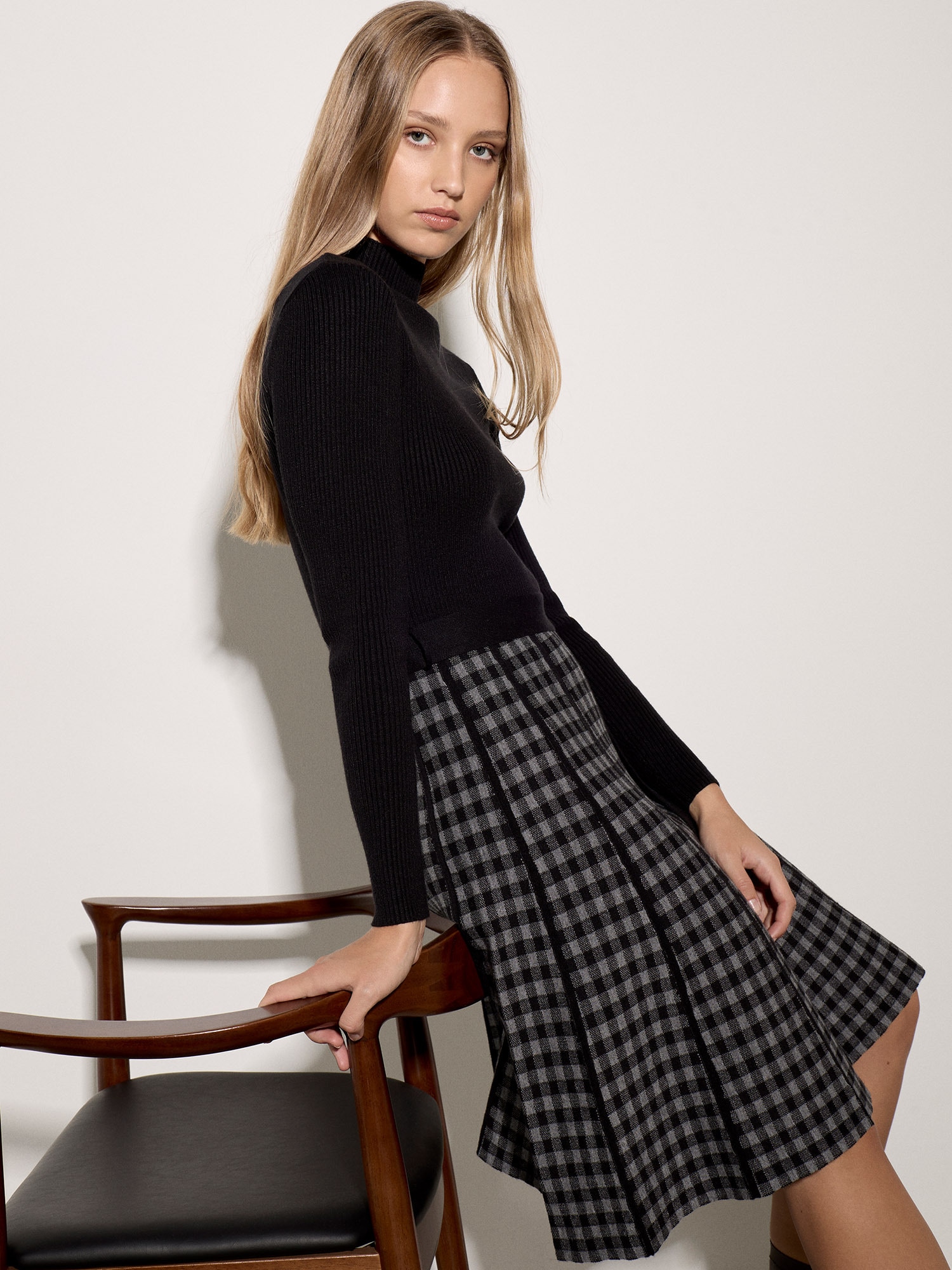 Apricot Midikleid »Strickkleid« mit Stoffgürtel, 2 Stk. tlg. mit kariertem Rockteil