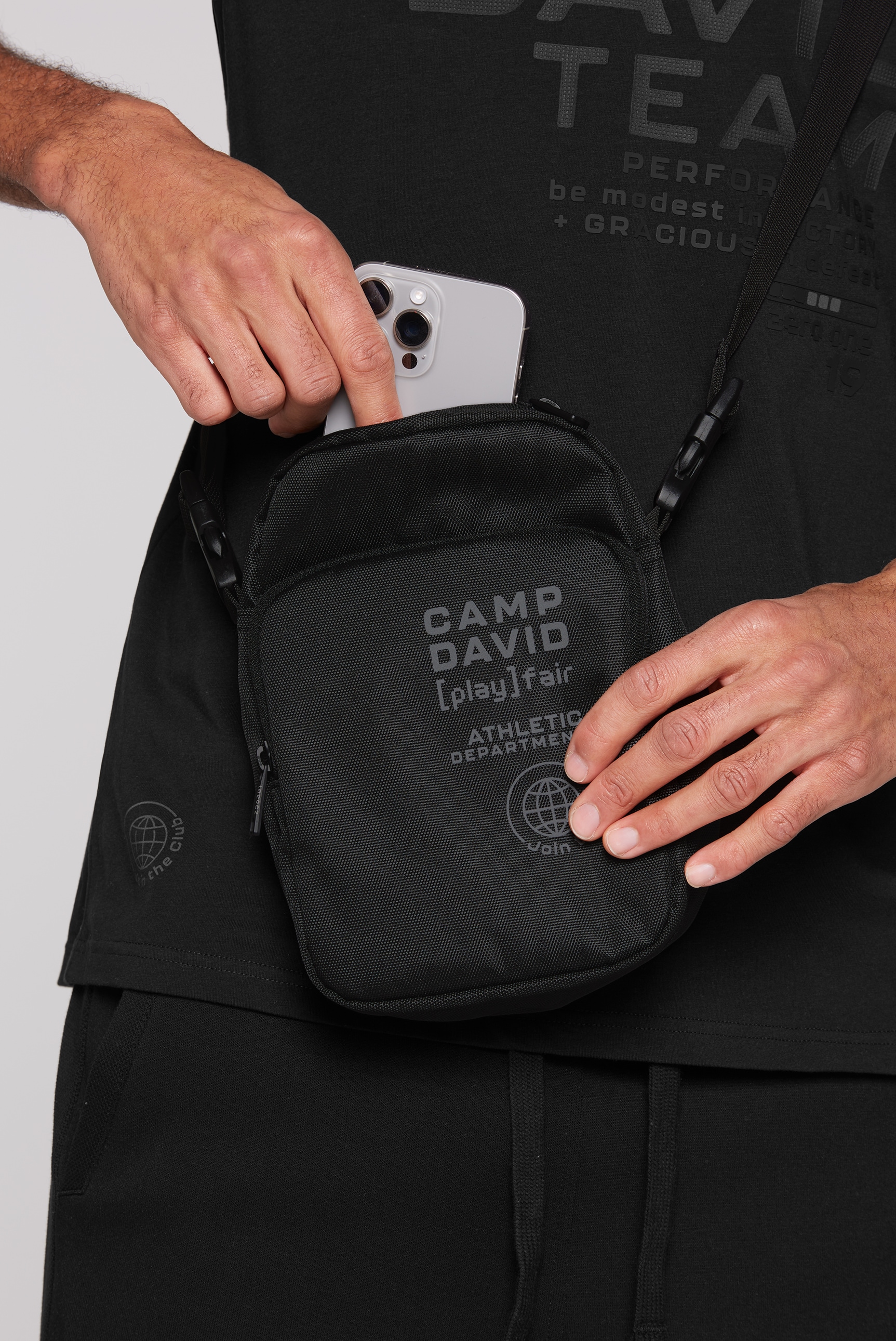 CAMP DAVID Umhängetasche, mit tiefem Vorfach