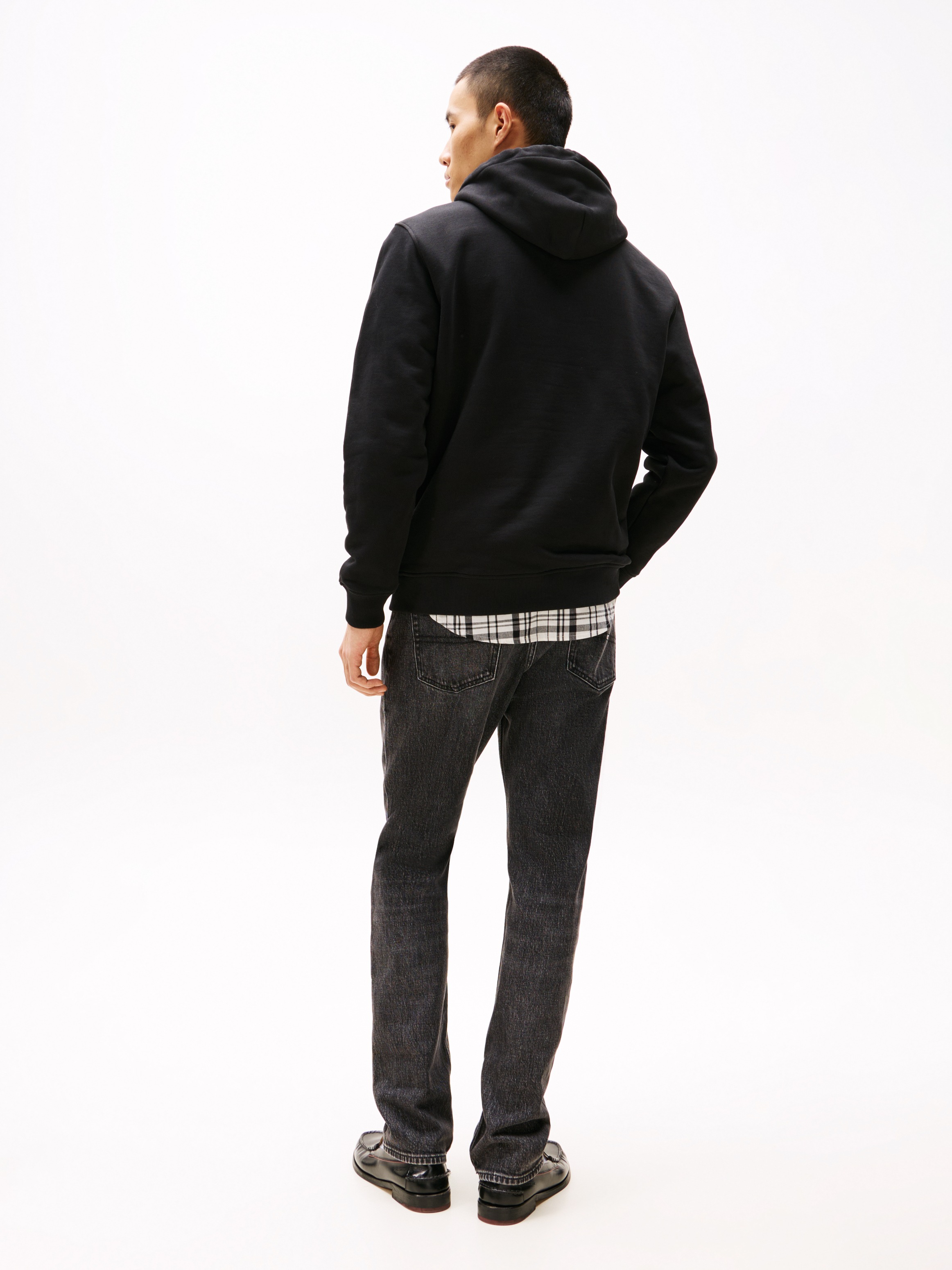 Tommy Jeans Hoodie »TJM REG BADGE HOODIE EXT«, Mit Rundhalsausschnitt
