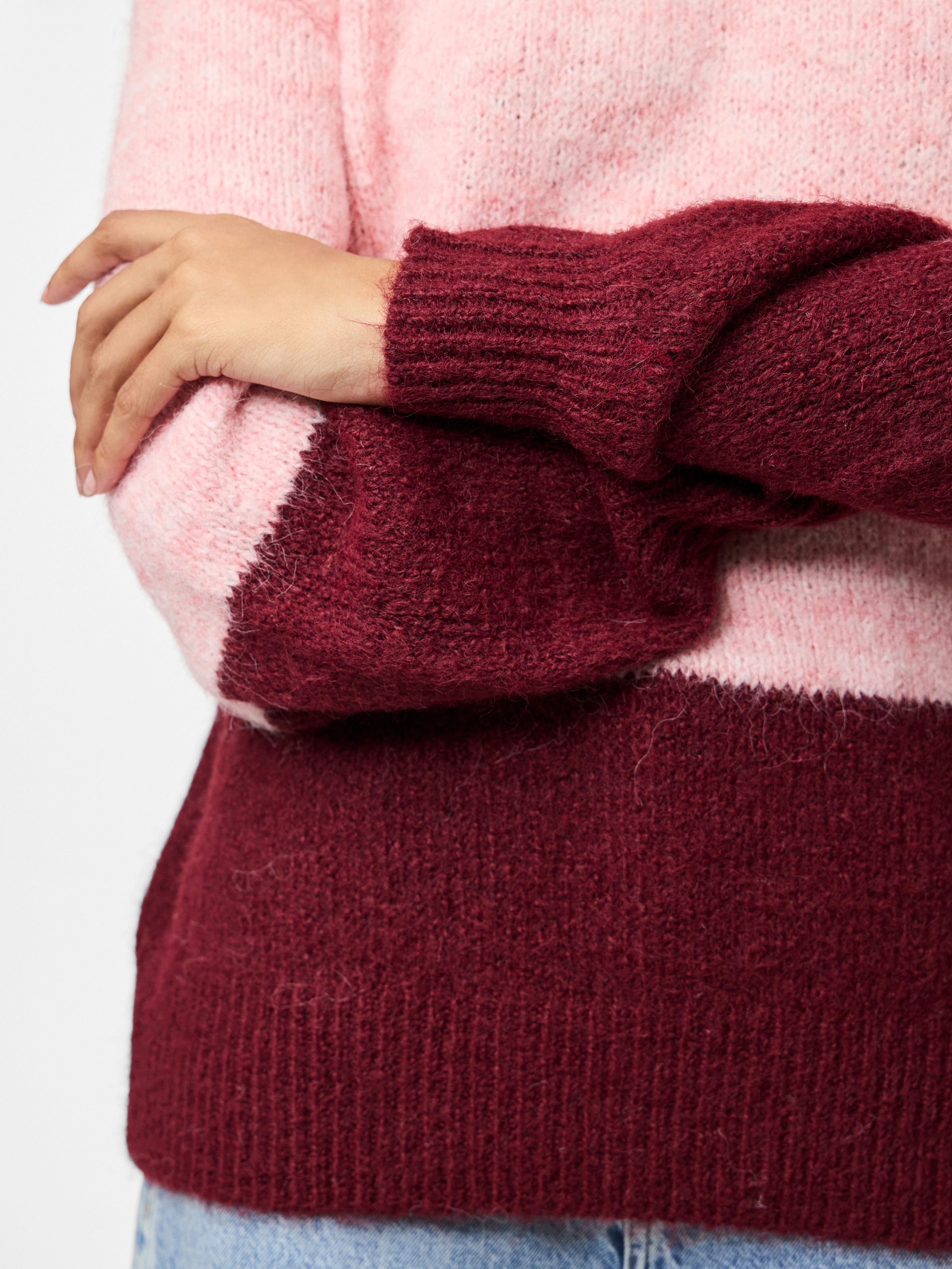 Thumbnail - pieces Rundhalspullover "PCIVY LS O-NECK COLOR BLOCK KNIT PWP BC" Colorblock Design