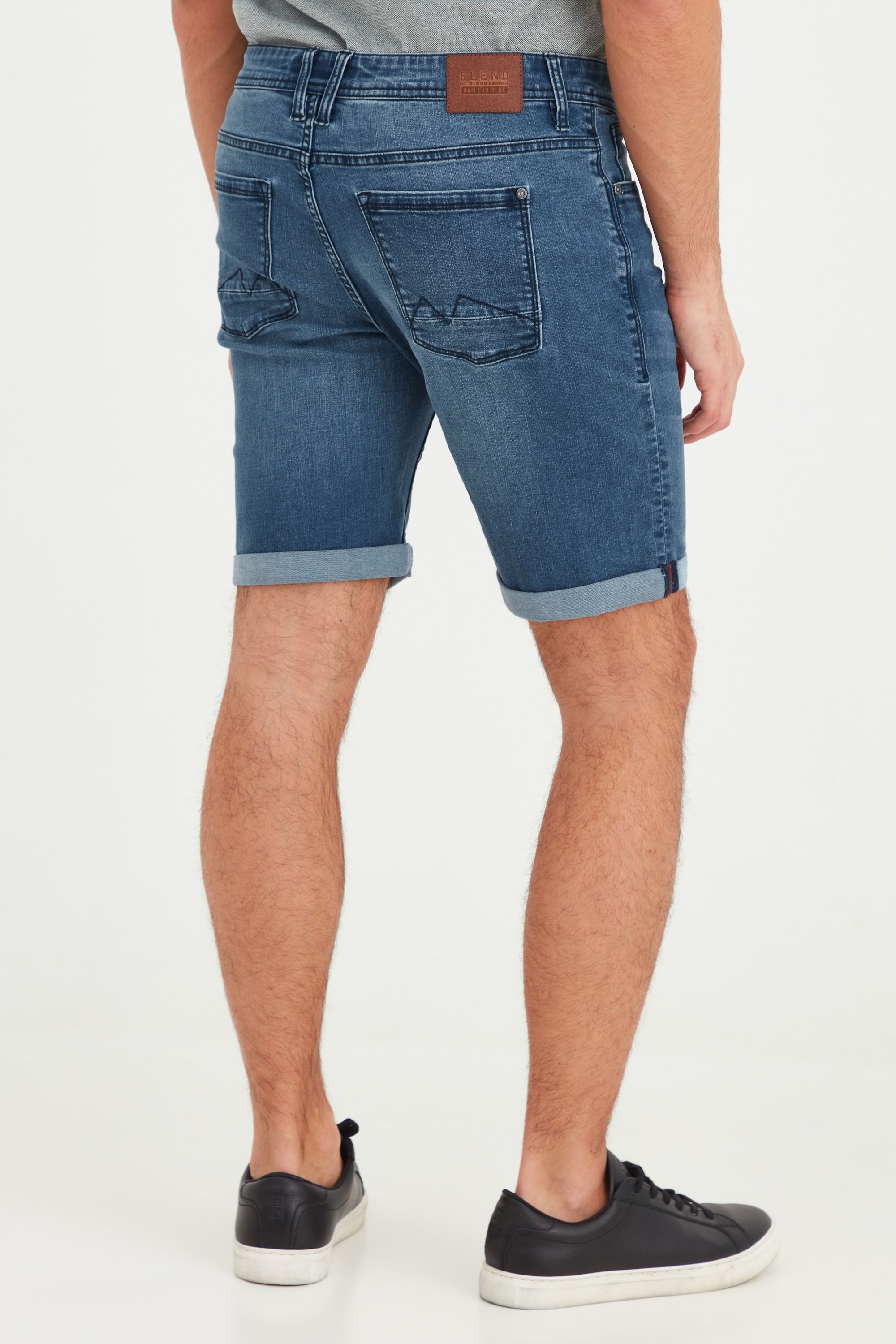 Jeansshorts BLEND "Shorts BHBendigo", Herren, Gr. L, N-Gr, blau (denim middle blau), Obermaterial: 70% Baumwolle CO. 24% Polyester PES. 4% Viskose CV. 2% Elasthan EL., Jeans Jeansshorts 6