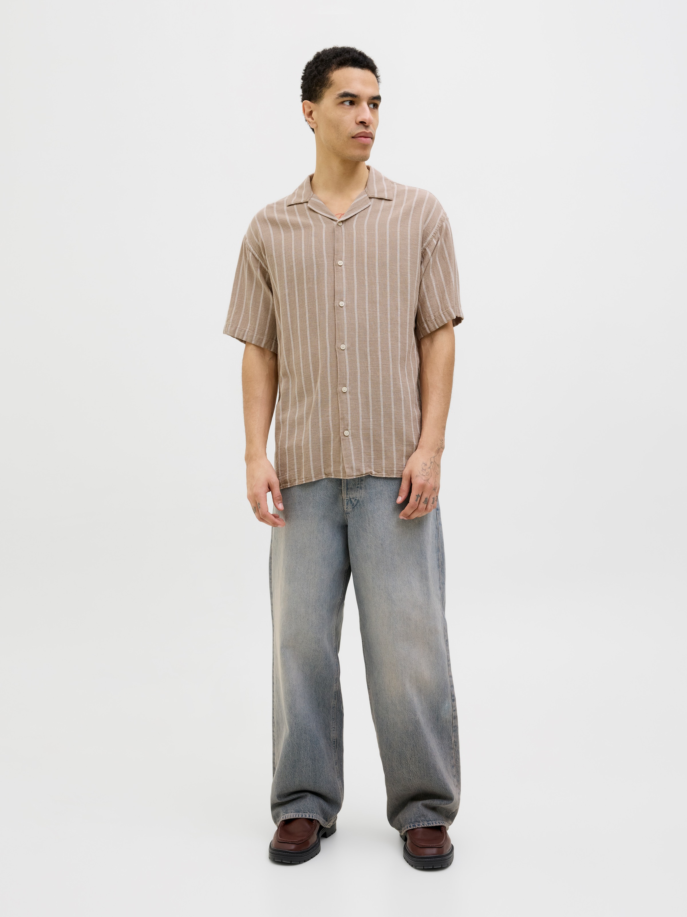 Jack & Jones Kurzarmhemd »JJEENZO STRIPE RESORT SHIRT SS SN«, mit Streifen Muster