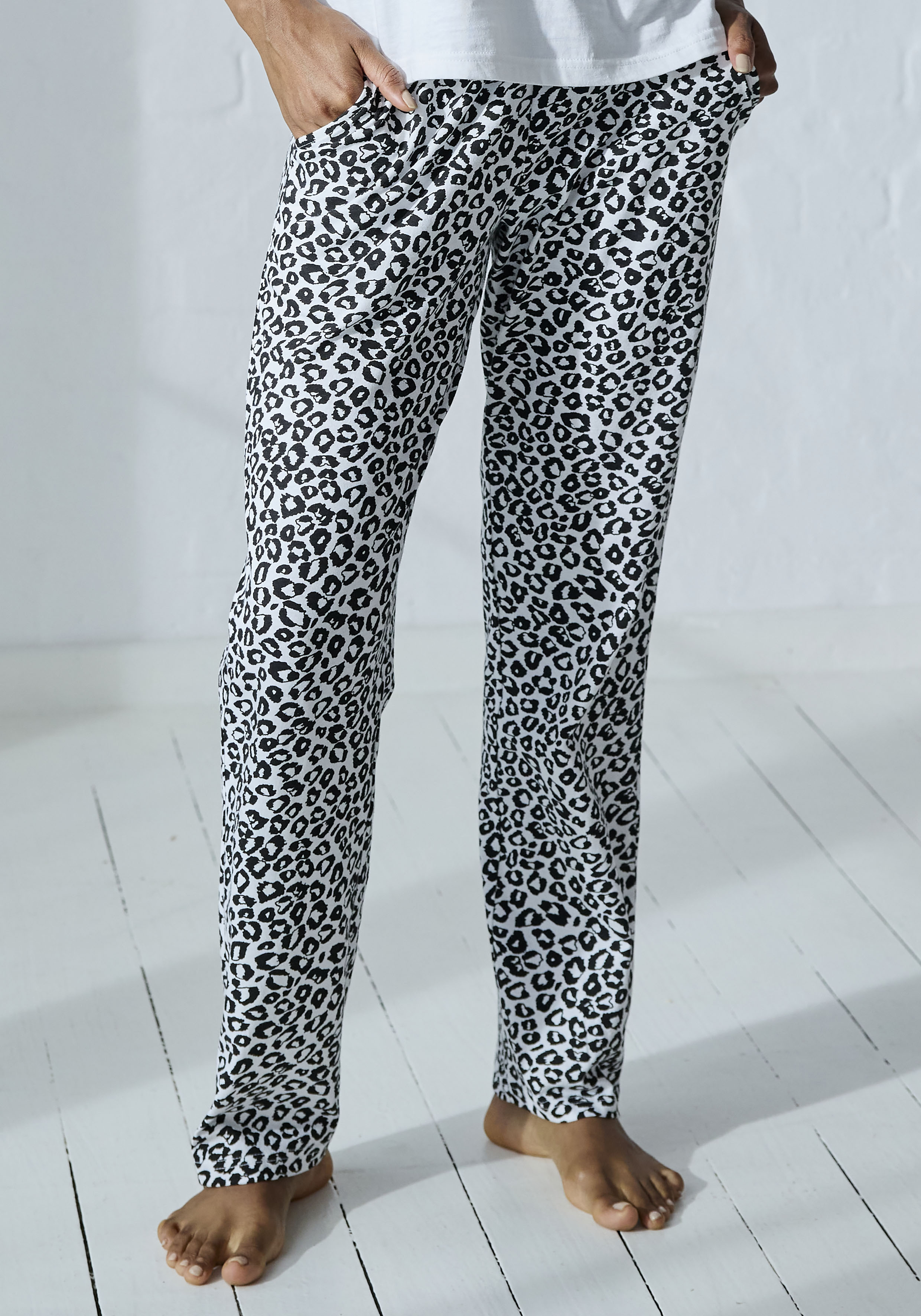 Vivance Dreams by Lascana Pyjamahose mit Schwarz-Weiß-Druck