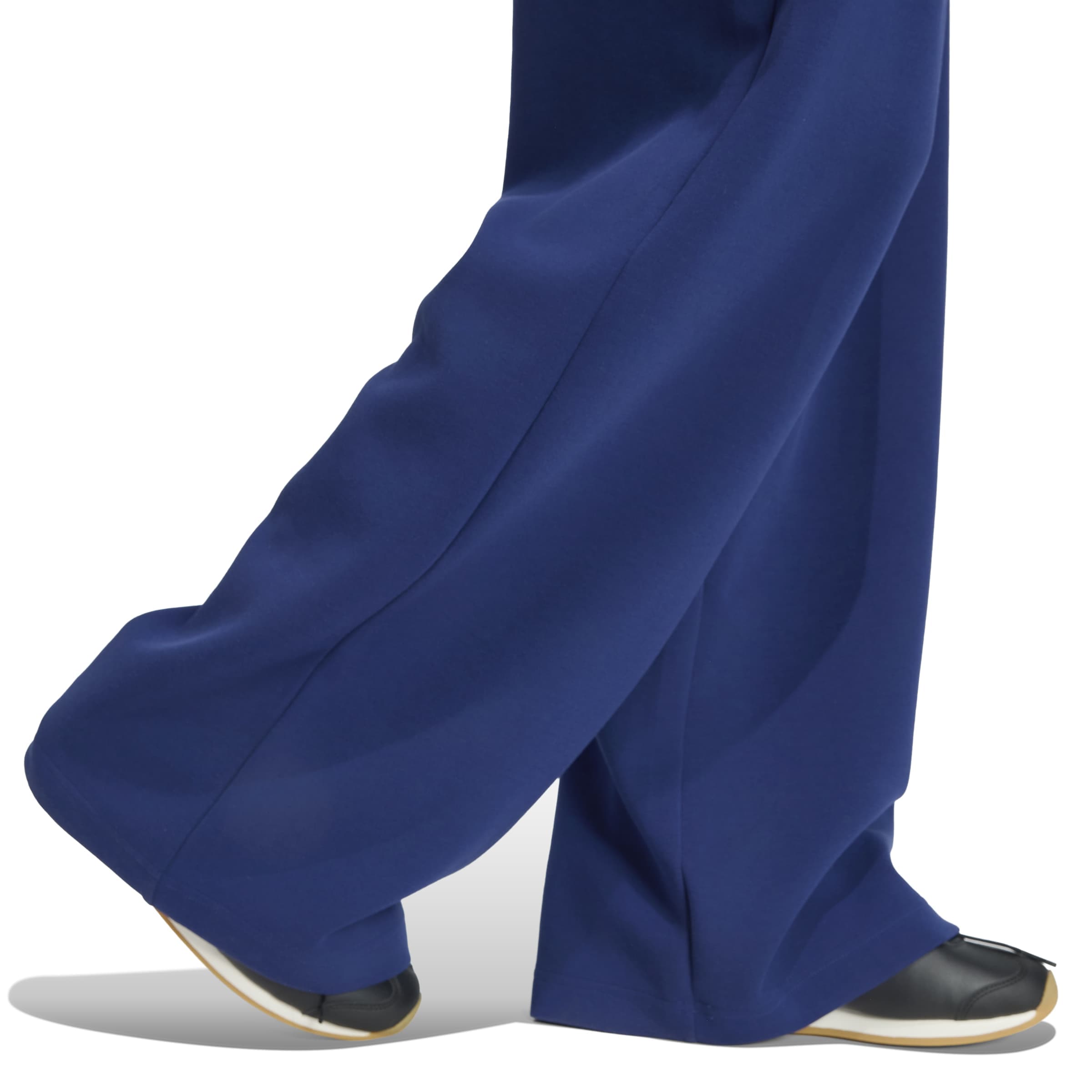 adidas Sportswear Sporthose »SOFT LUX, GERADES BEIN«  sportlicher Stil, für Sportmode