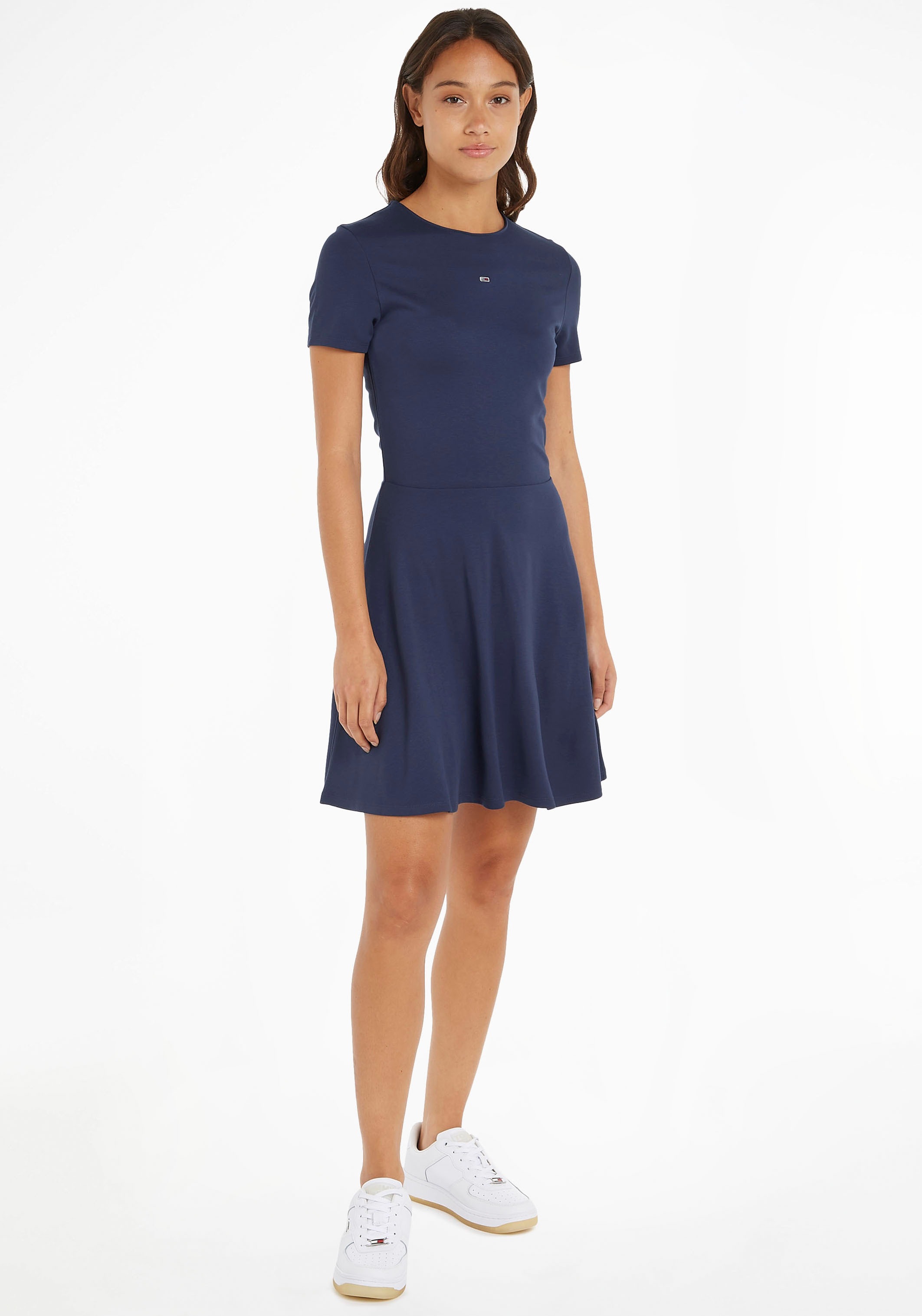 Tommy Jeans Shirtkleid »TJW ESSENTIAL SS FIT&FLARE DRESS«, mit kurzen Ärmeln und... kaufen