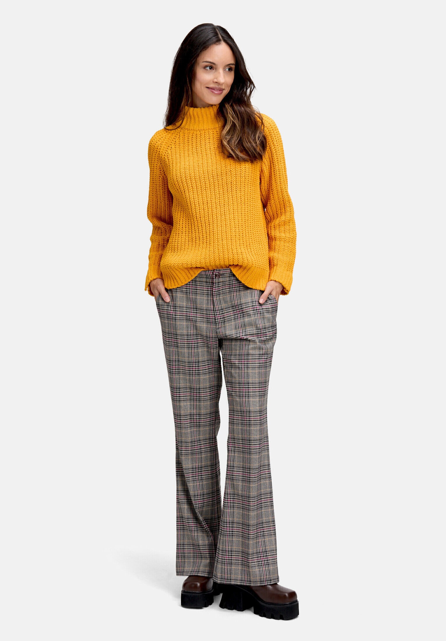 Cartoon Strickpullover "Damen mit Stehkragen" 1 Stk.