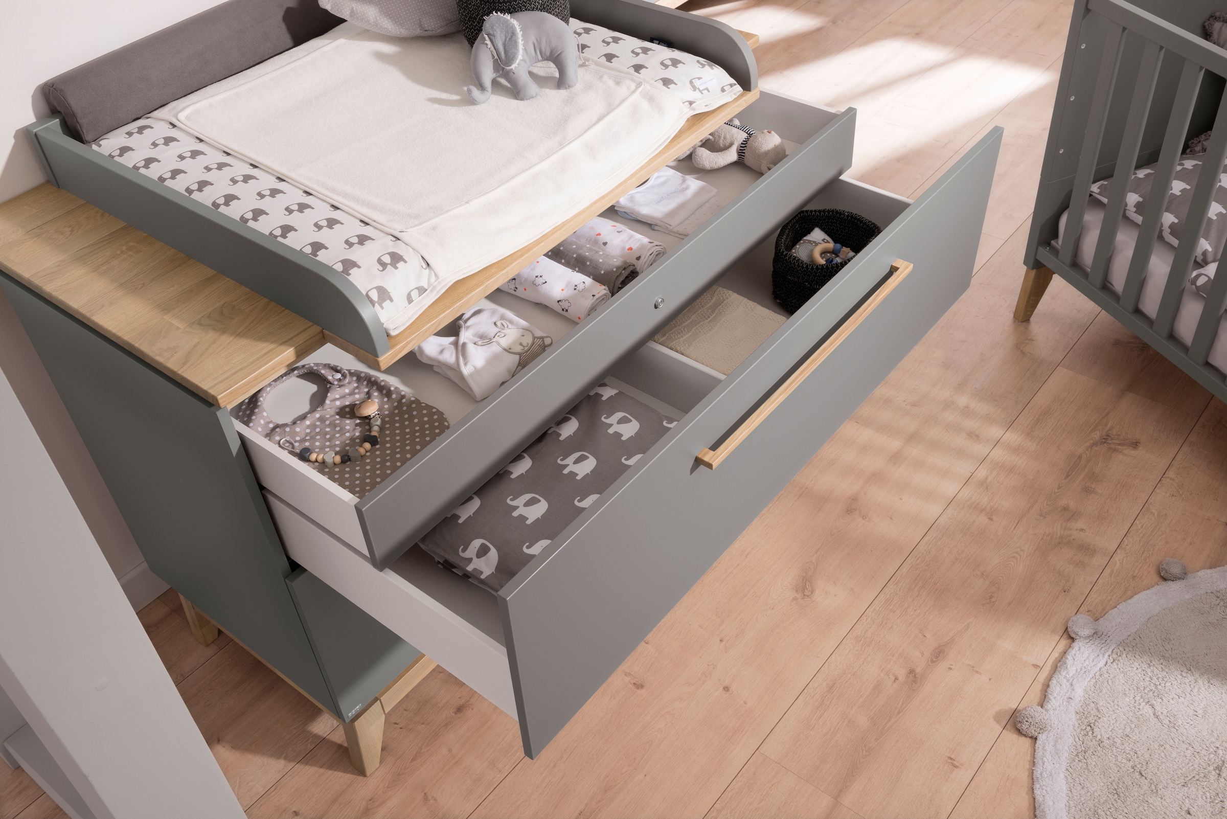 PAIDI Wickelkommode »STIENE in Beige oder Grau, 2 Schubladen mit Soft-Close, Vollauszug« bis 50 kg Kommode 123 cm Breite, geprüfte Sicherheit, Wickeltisch mit Massivholz 123 cm