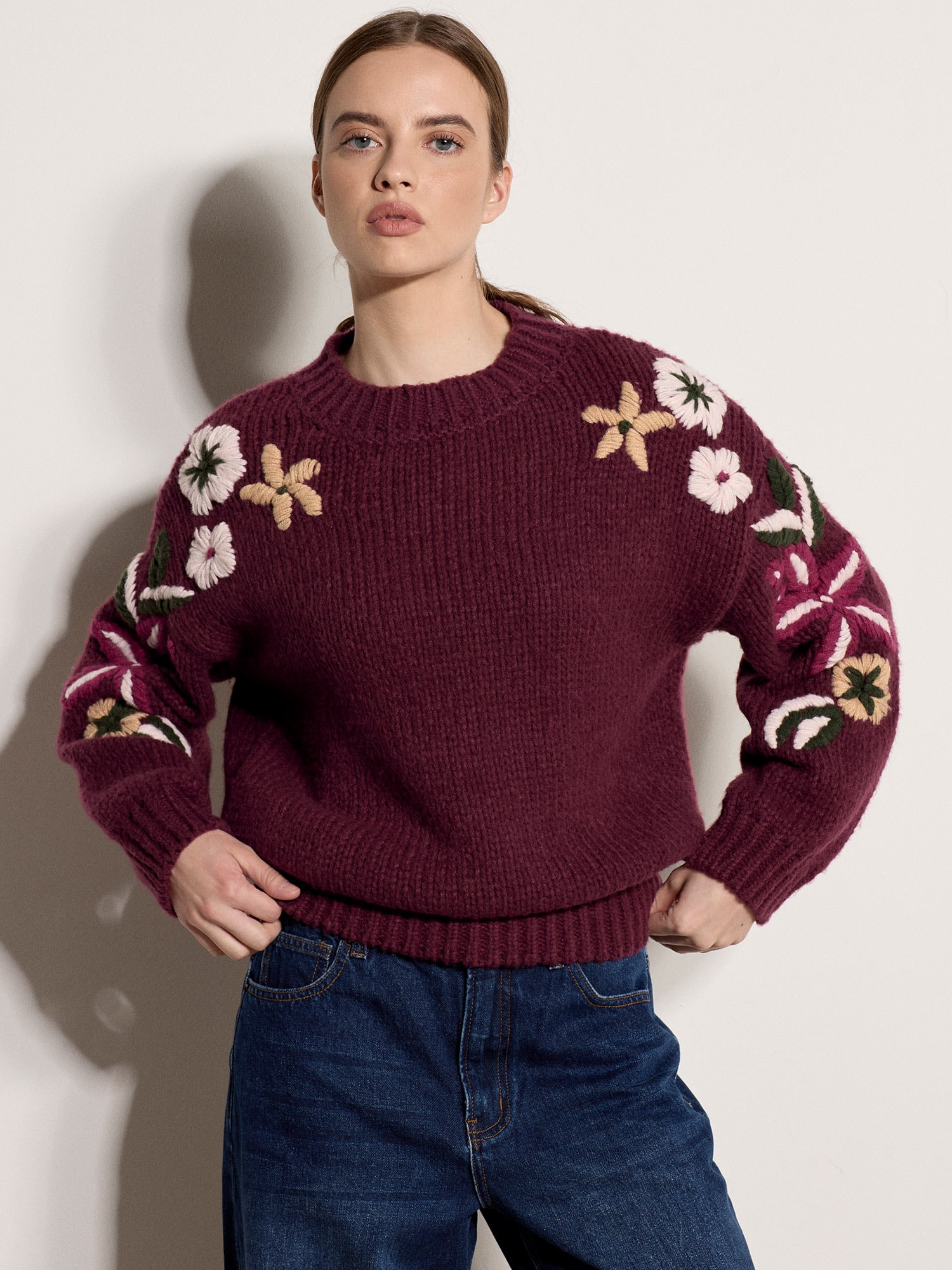 Apricot Rundhalspullover »Grobstrick Pullover« mit bestickten Blumenmustern