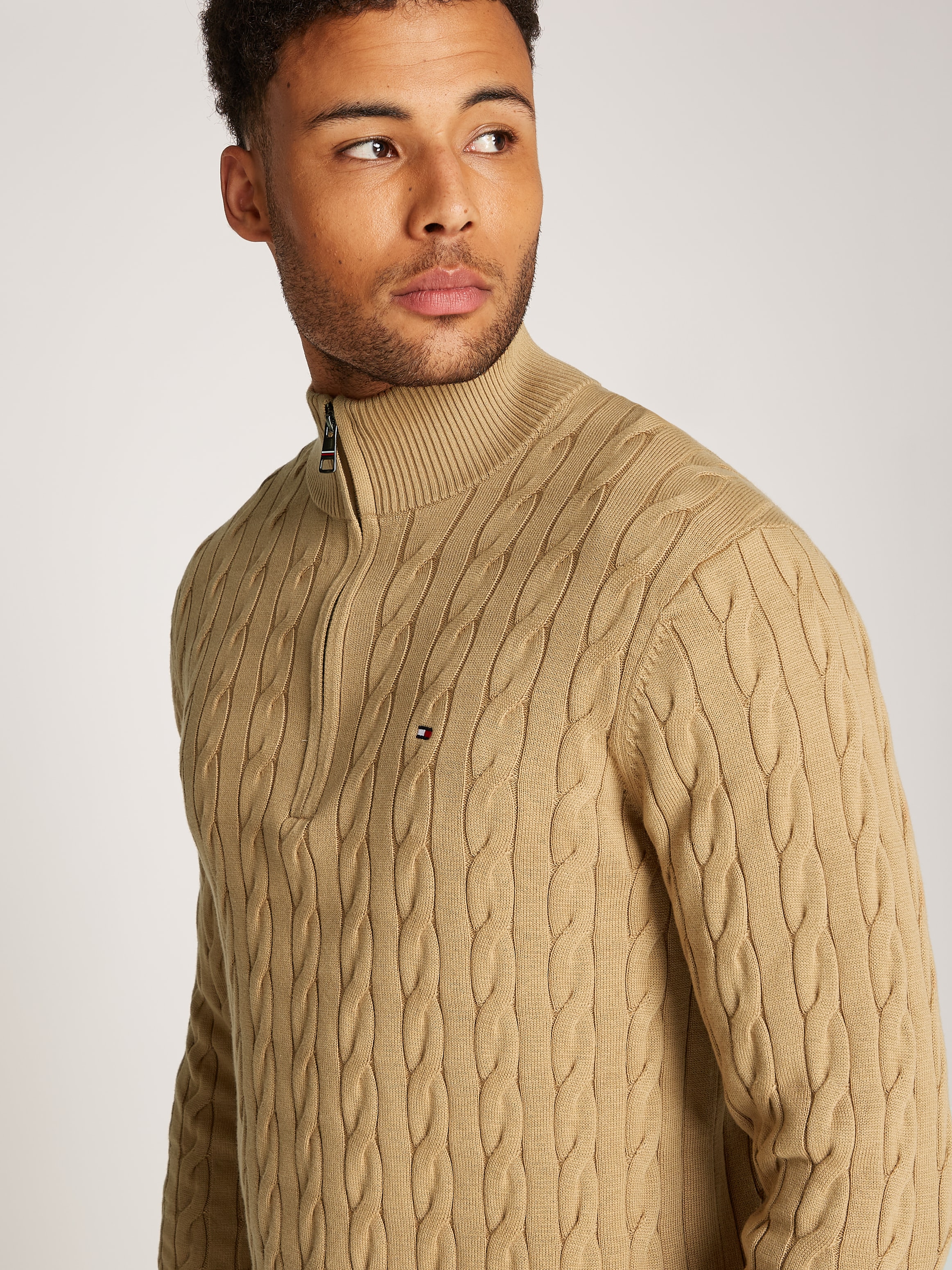 Tommy Hilfiger Strickpullover »CLASSIC COTTON CABLE ZIP MOCK«, mit modischem Zopfmuster