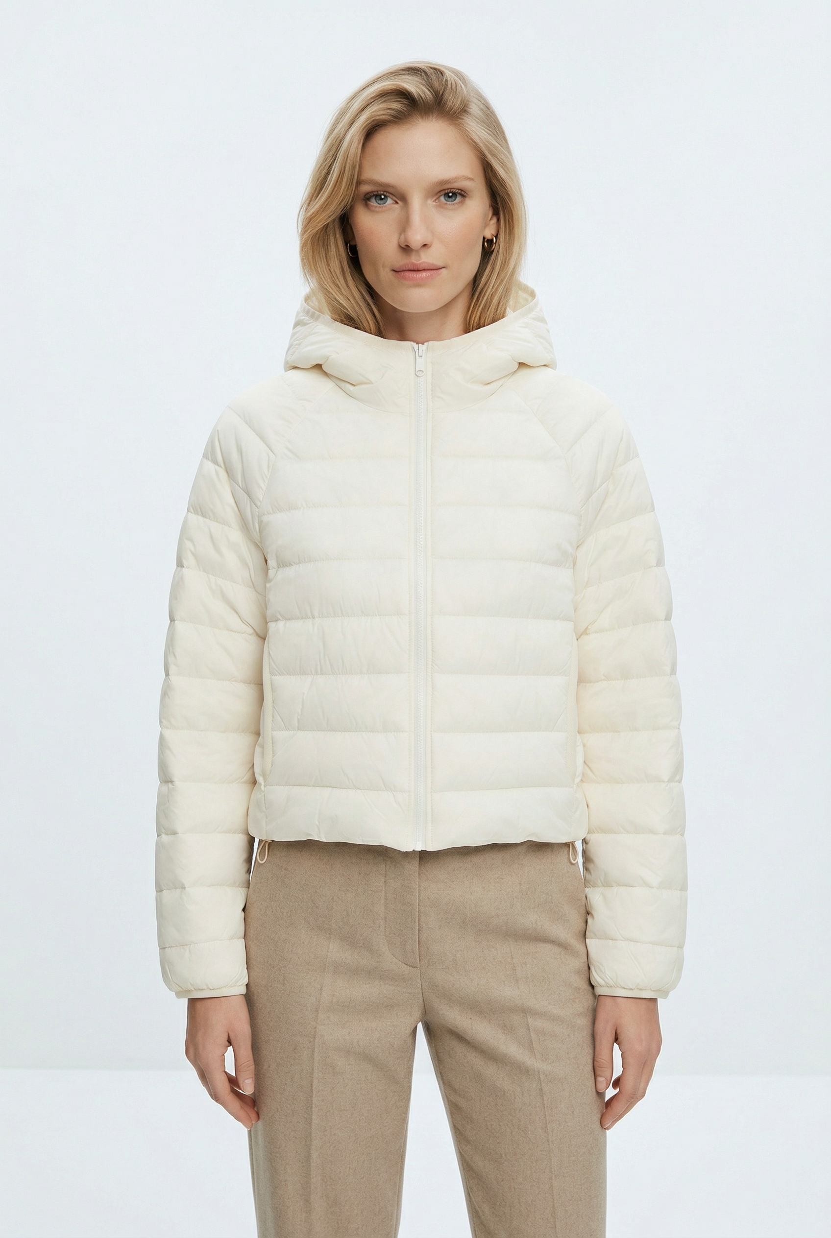 Calvin Klein Jeans Steppjacke "ULW SHORT CK PACKABLE PUFFER JAC" mit Kapuze in kurzer Passform