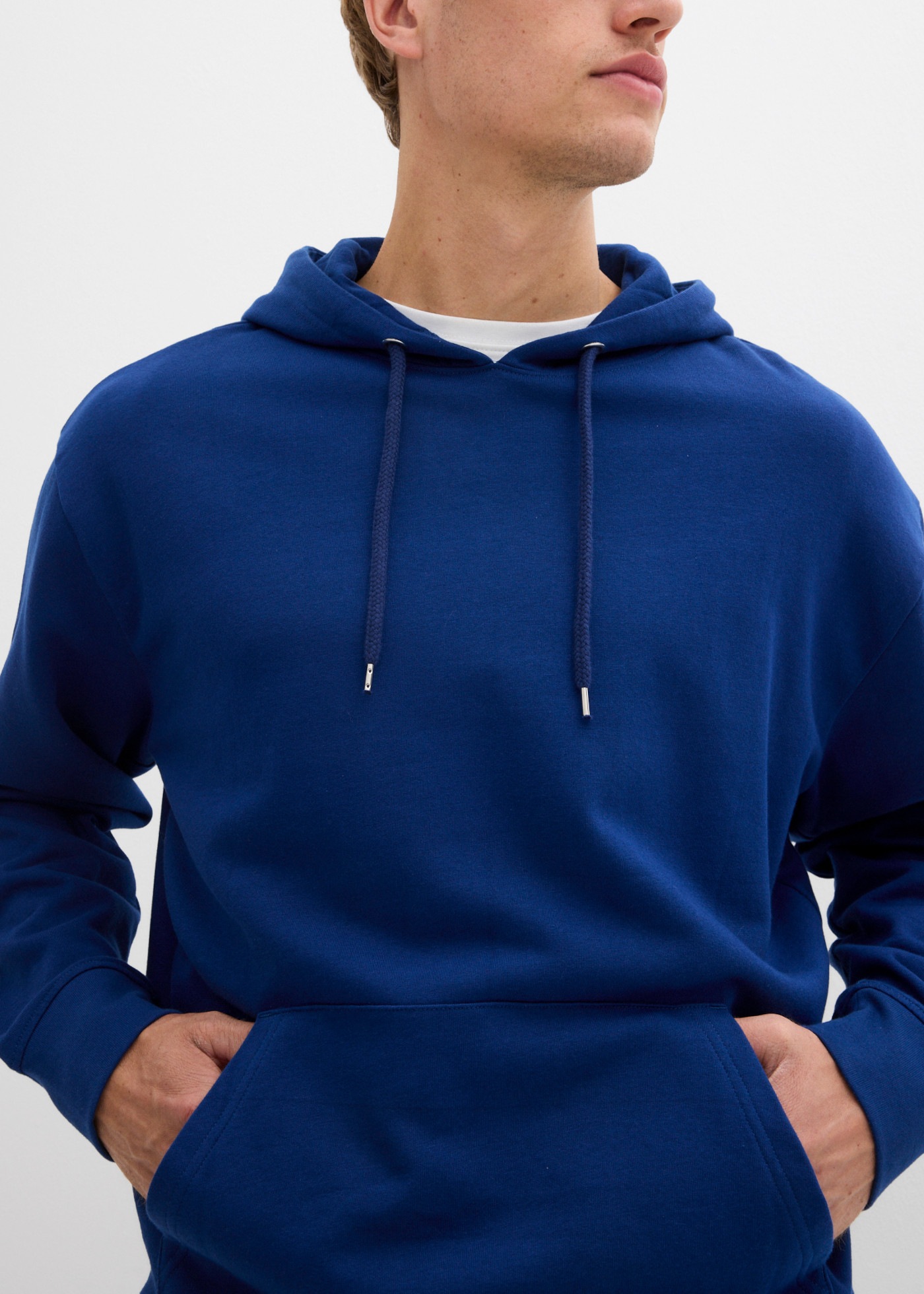 bonprix Hoodie , im Loose Fit, mit Kapuze, aus Baumwolle
