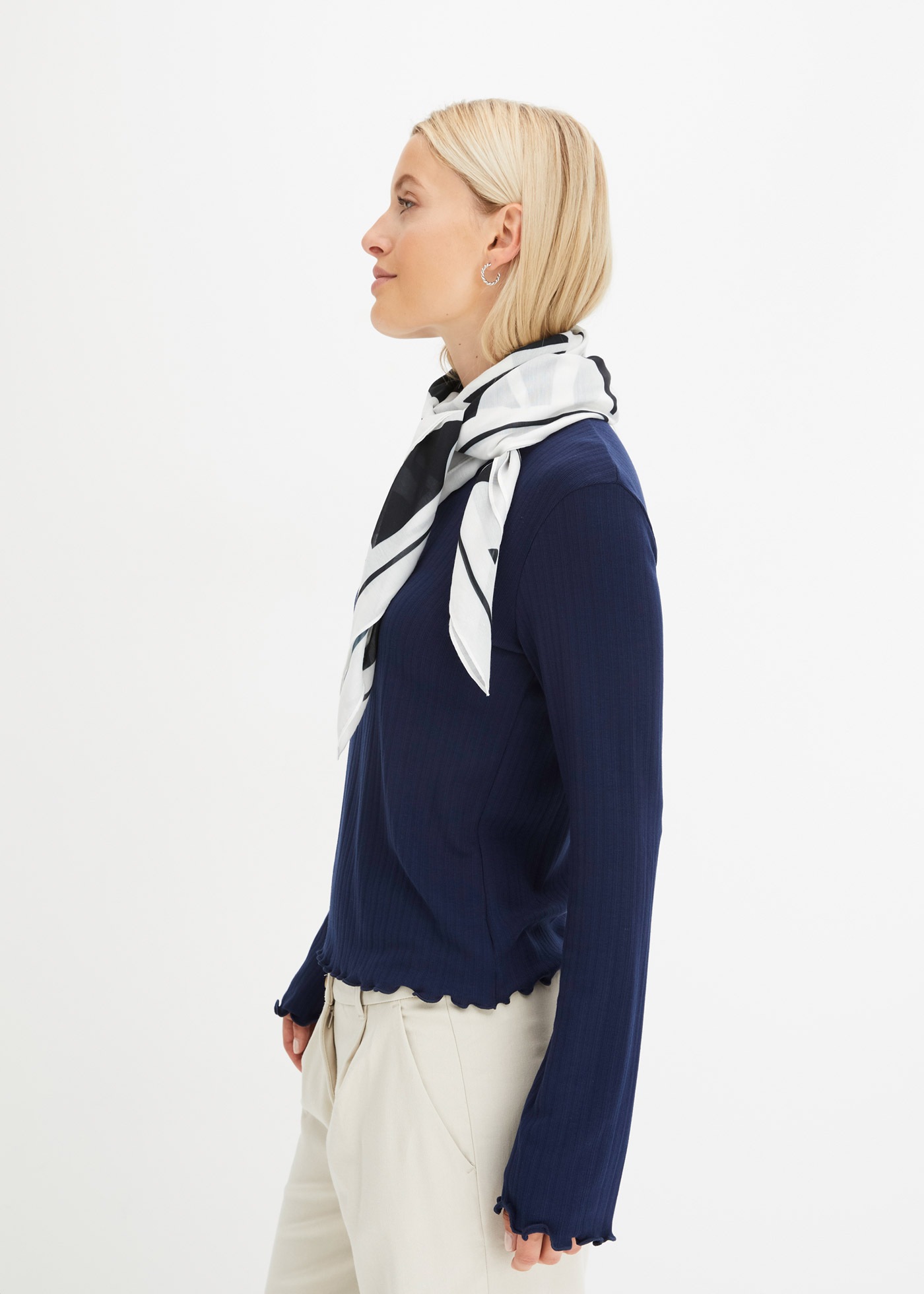 bonprix Langarmshirt »Geripptes Langarmshirt« schmale Passform, mit Trompetenärmeln, ohne Verschluss und Kragen