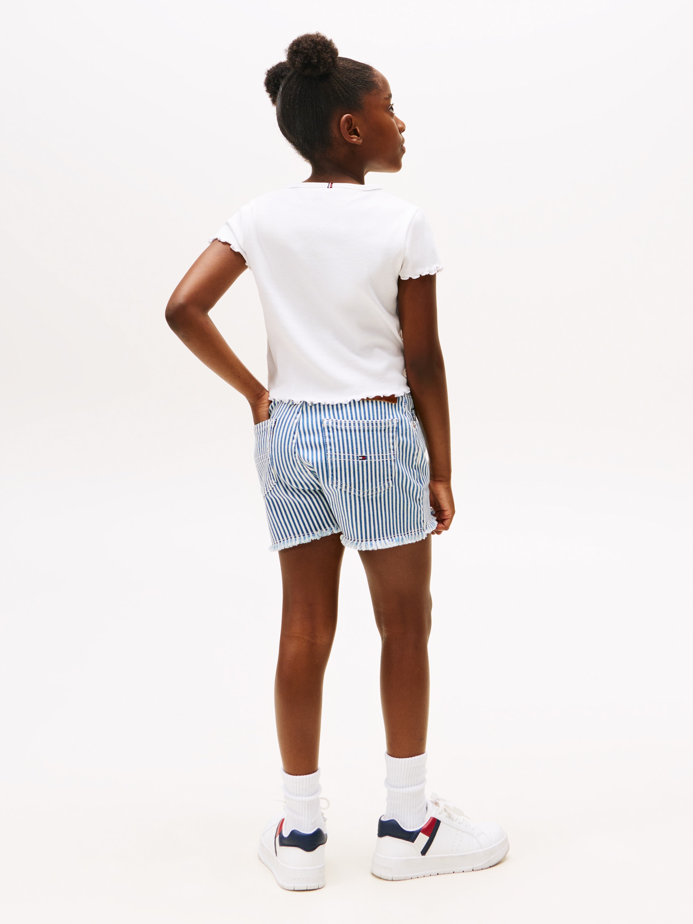Tommy Hilfiger T-Shirt »ESSENTIAL RIB TOP SS«, mit Babylock-Kanten, mit Logostickerei