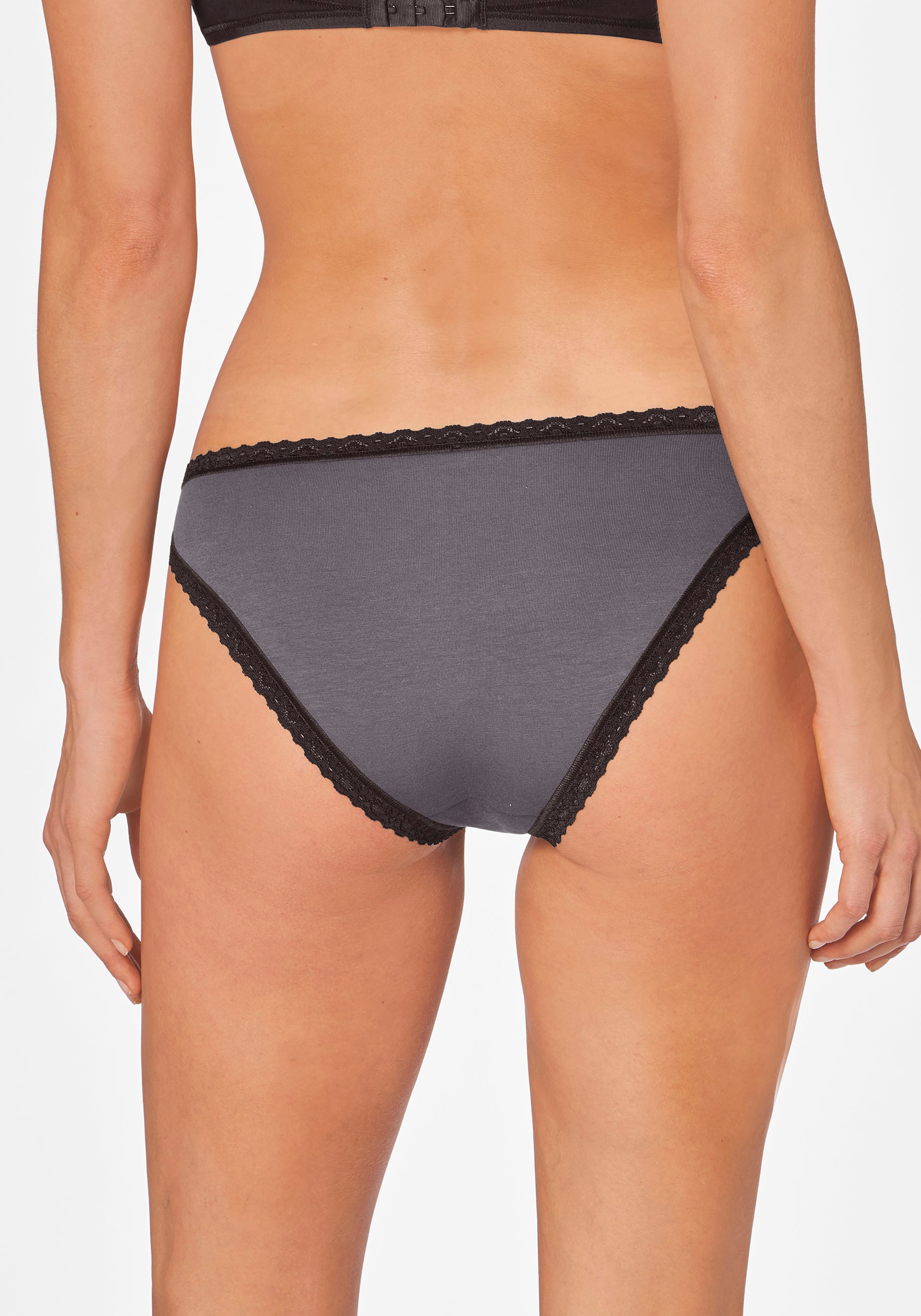 sloggi Slip »24/7 Weekend Tanga C3P«, (3er Pack), mit flachen Spitzen-Kanten